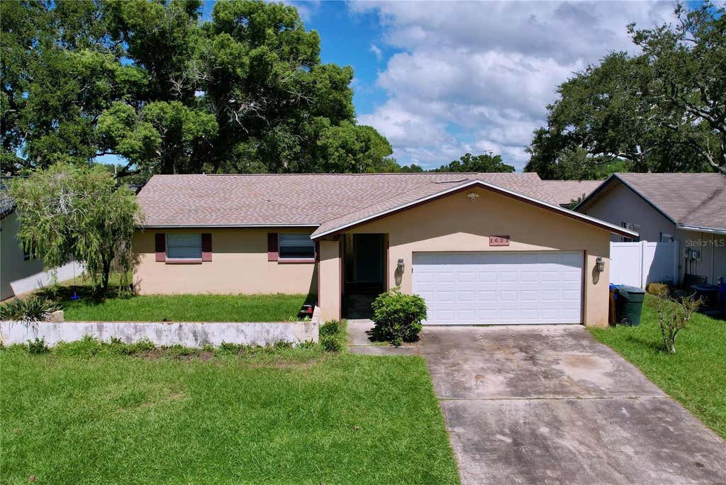 Photo of 1622 Dale Circle S, Dunedin, FL 34698 (MLS # TB8534732)
