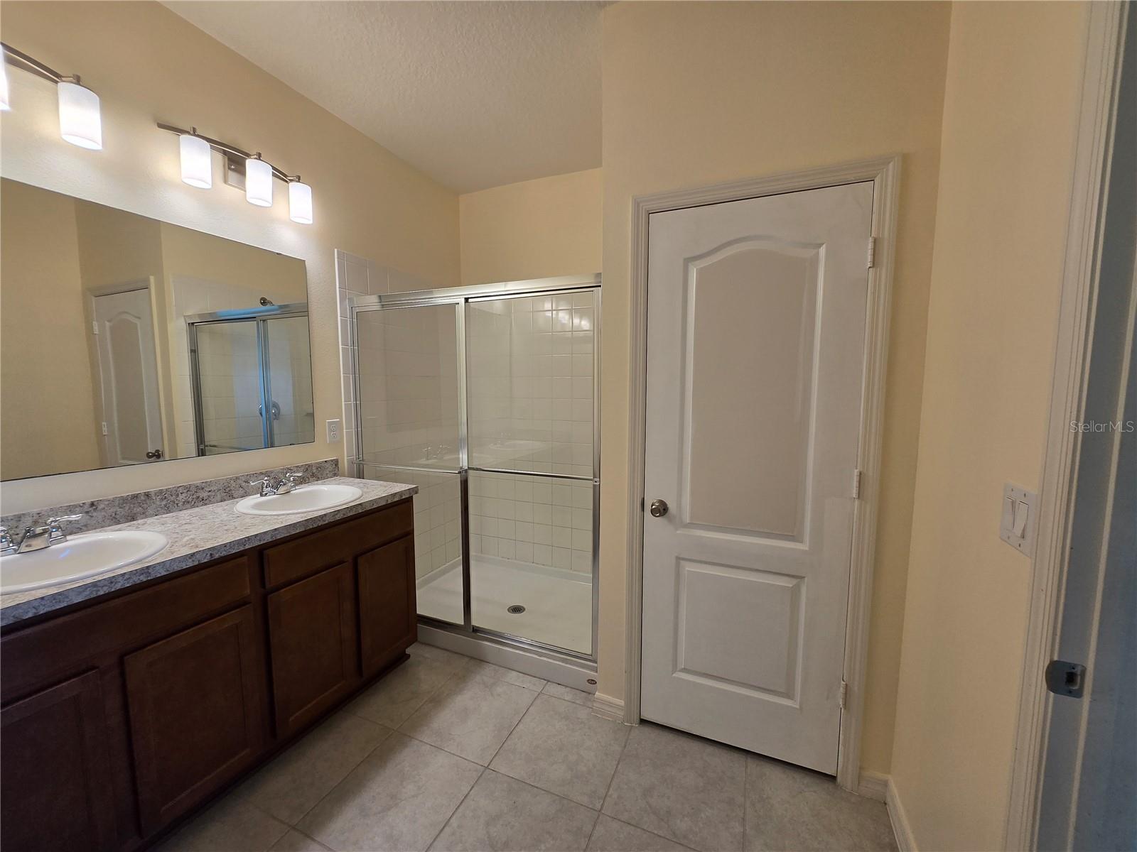 CASA BELLA - Residential Lease