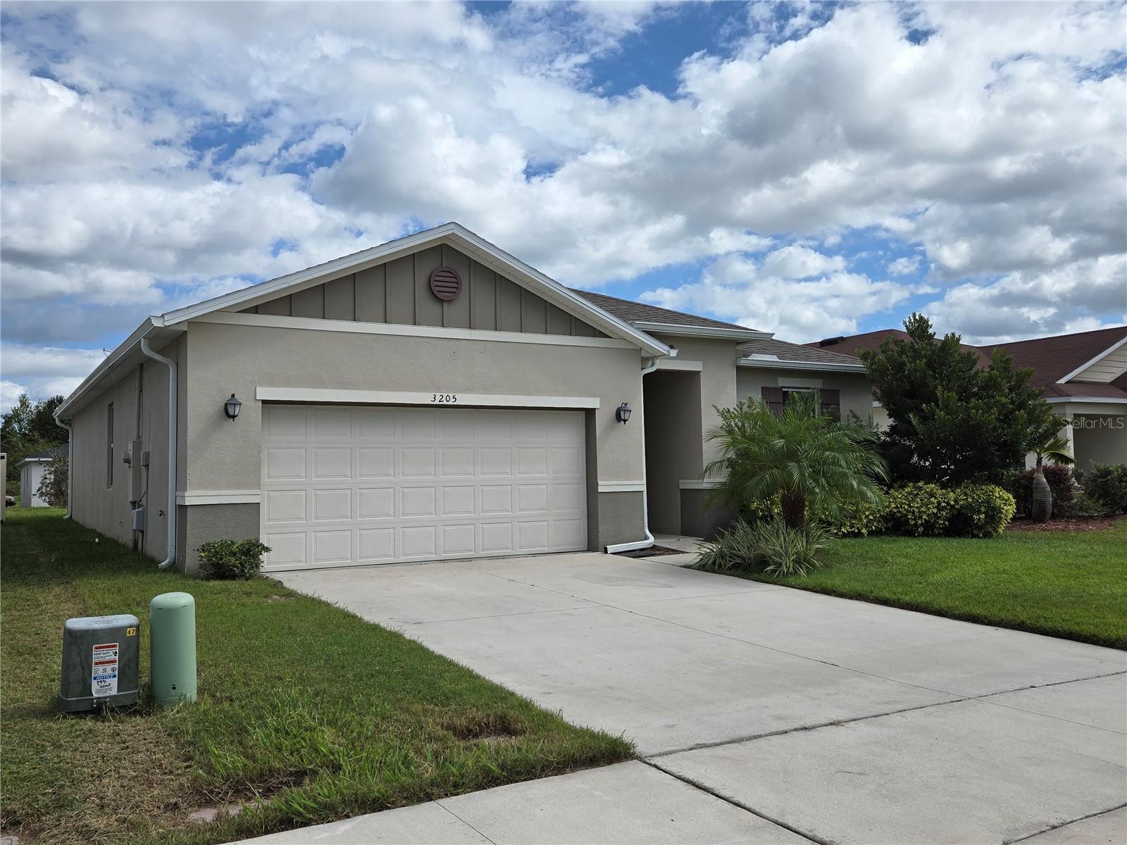 CASA BELLA - Residential Lease
