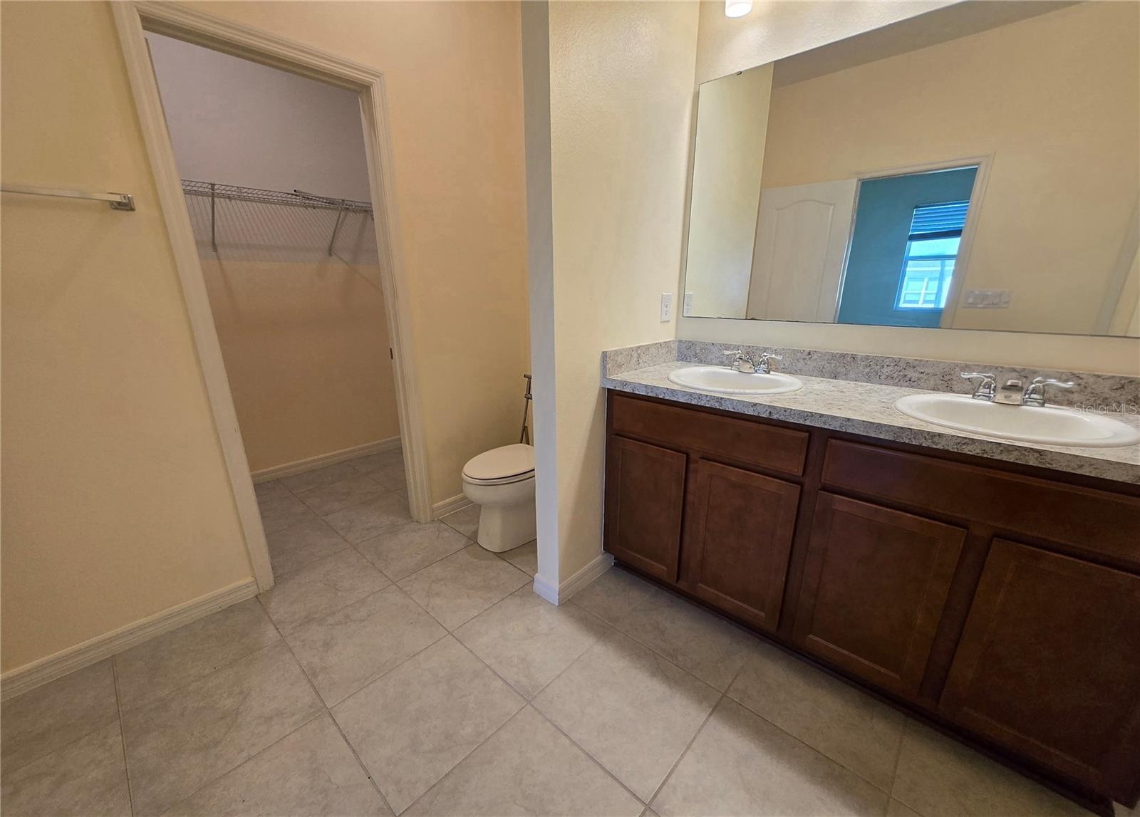 CASA BELLA - Residential Lease