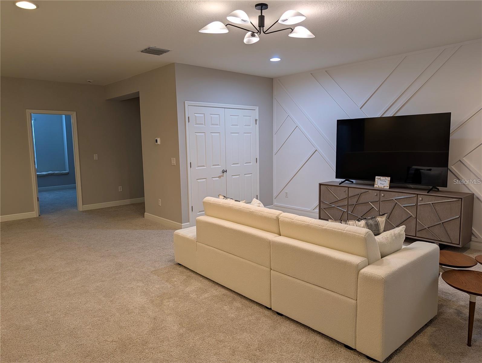 MANORS AT FOREST GLEN - Residential