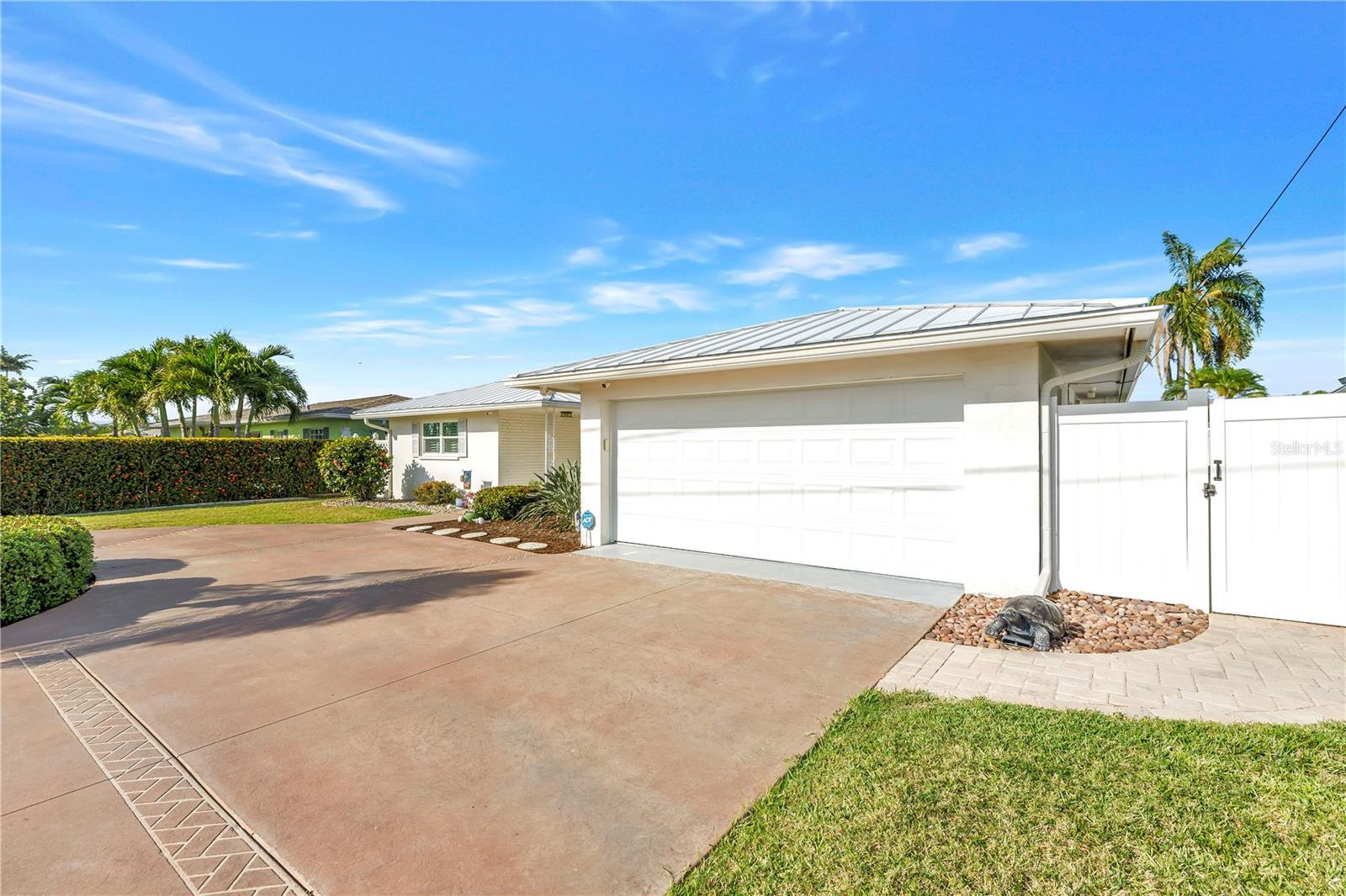 CAPRI ISLE SUB - Residential