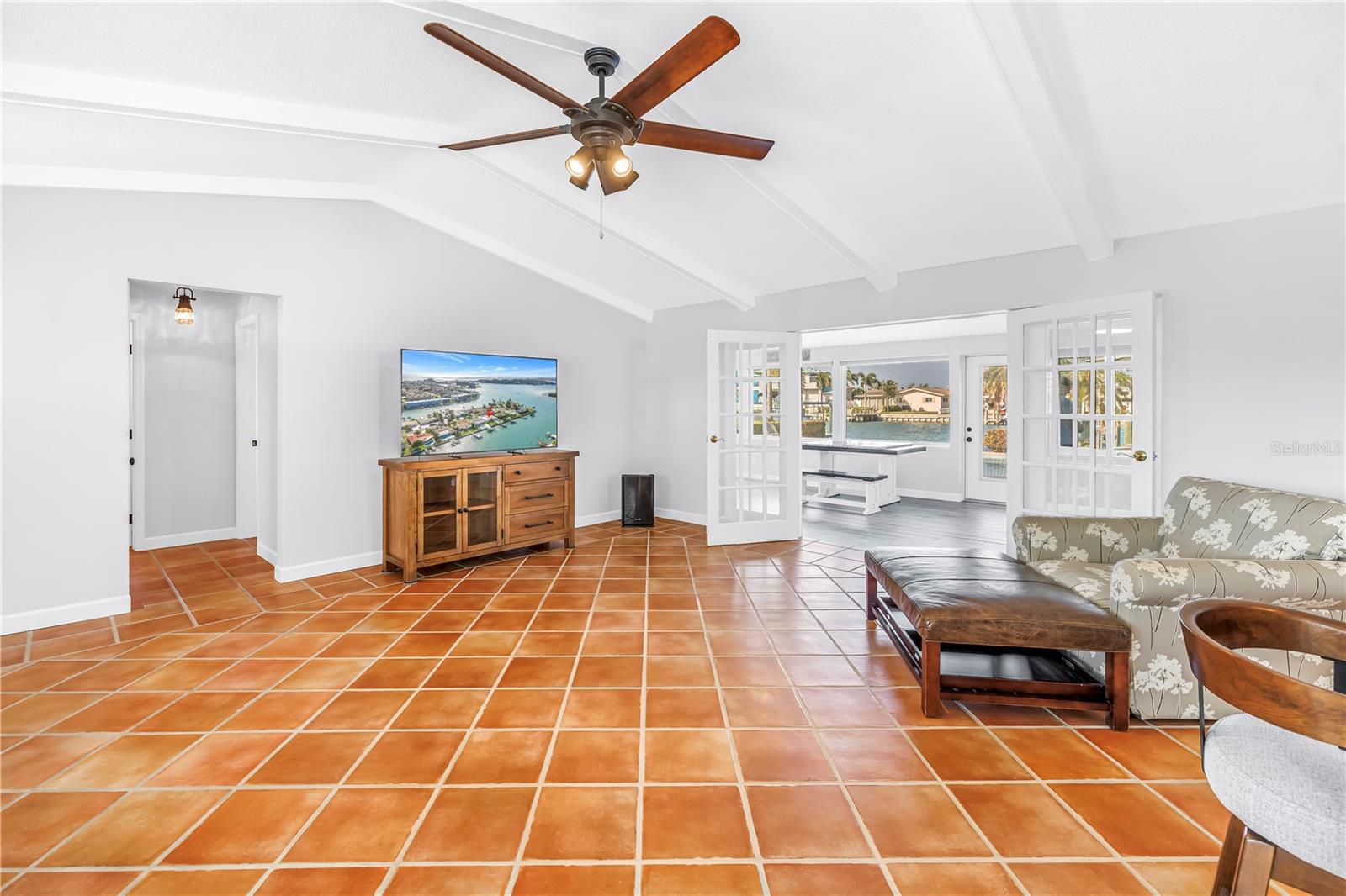 CAPRI ISLE SUB - Residential