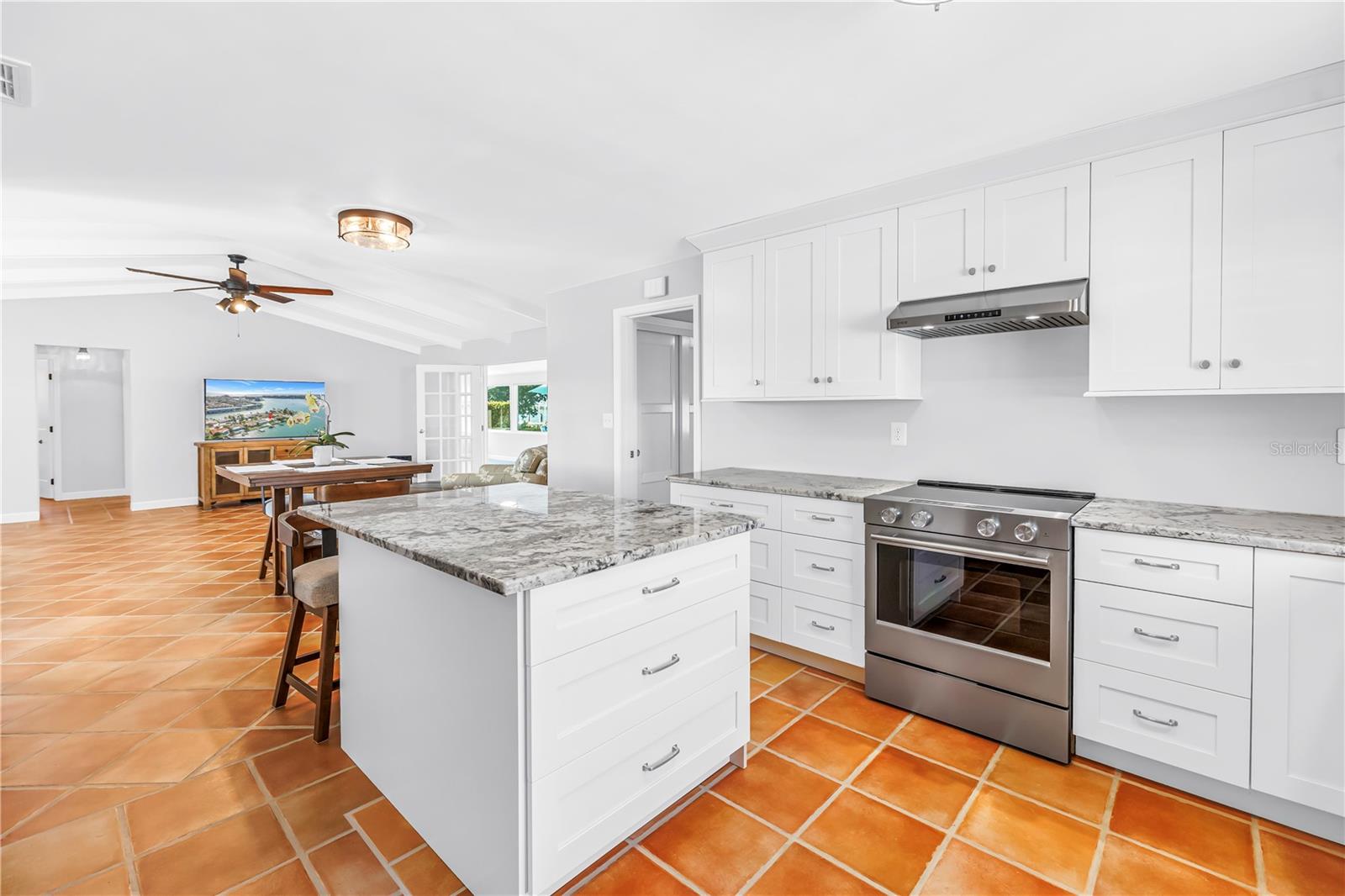 CAPRI ISLE SUB - Residential