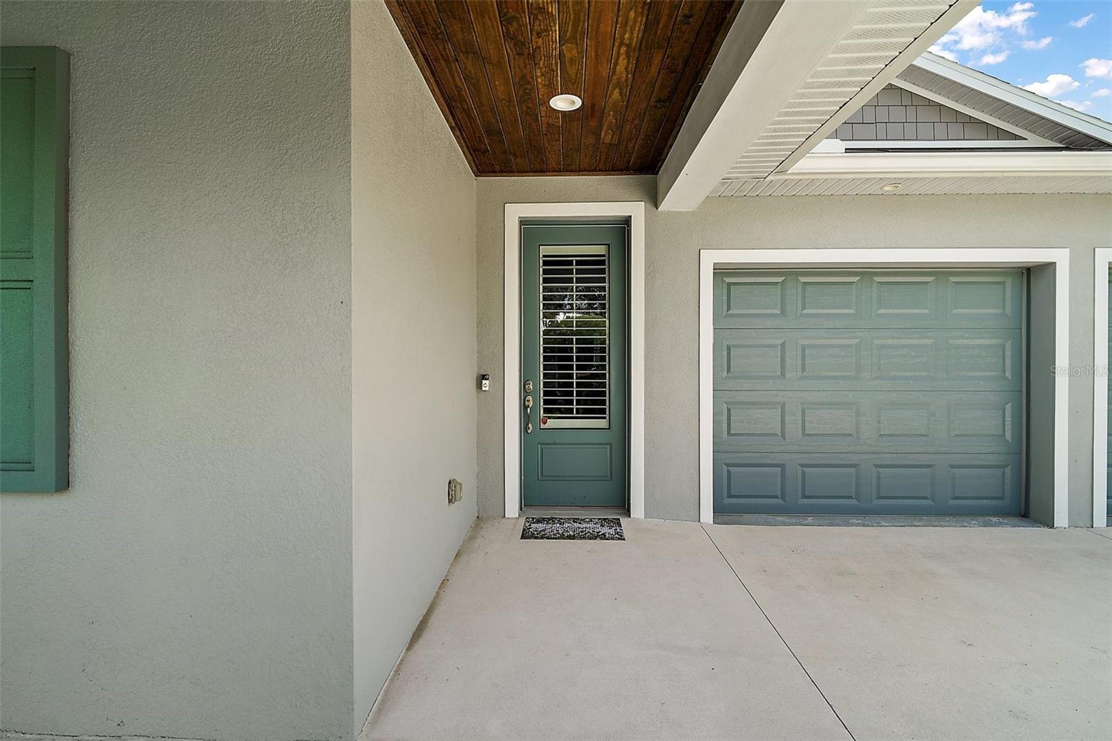 137 E PALMETTO AVENUE