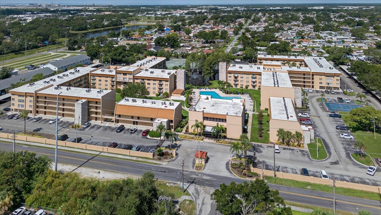 Discover the comfort and convenience of Tampa Racquet Club, a gated community with resort-style amenities in a prime North Tampa location. This 2-bedroom, 1-bath condo features a welcoming layout with laminate and ceramic tile flooring throughout. The updated kitchen includes granite countertops and shaker-style cabinets, creating a stylish and functional space for everyday living.
Enjoy an active lifestyle with access to tennis, racquetball, basketball, and pickleball courts, along with a large community pool, clubhouse with lounge and billiards area, fitness center, and on-site laundry facilities. Secure gated entry and on-site management provide added peace of mind.
Situated near Raymond James Stadium, Tampa International Airport, shopping, dining, and major highways, this home is in an ideal location for enjoying all that Tampa has within easy reach.