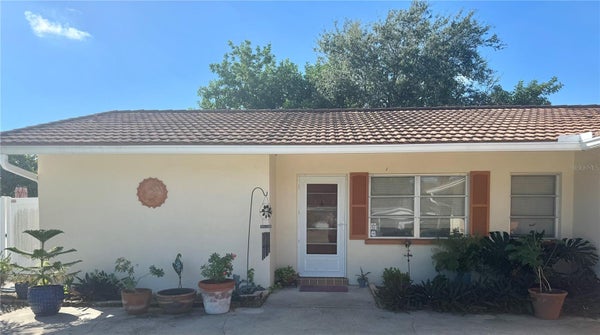 2526 CLIPPER SHIP WAY, SARASOTA, FL 34231 - Image d9e4632a9261a4e9e195be6d8d4fc3da/2900720587