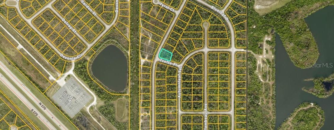 Large property with a southeastern rear exposure in fast developing North Port