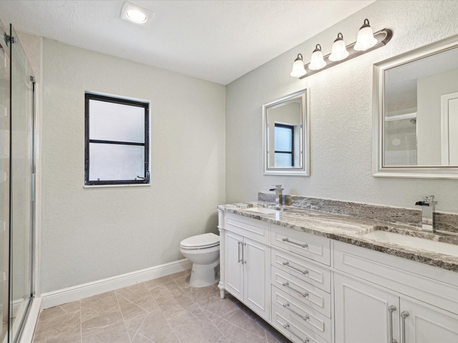 FLOR A MAR - Residential