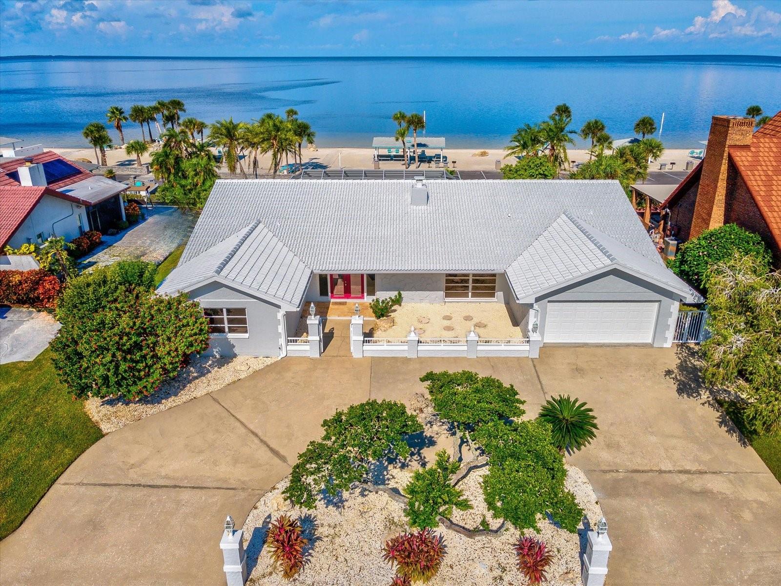 FLOR A MAR - Residential