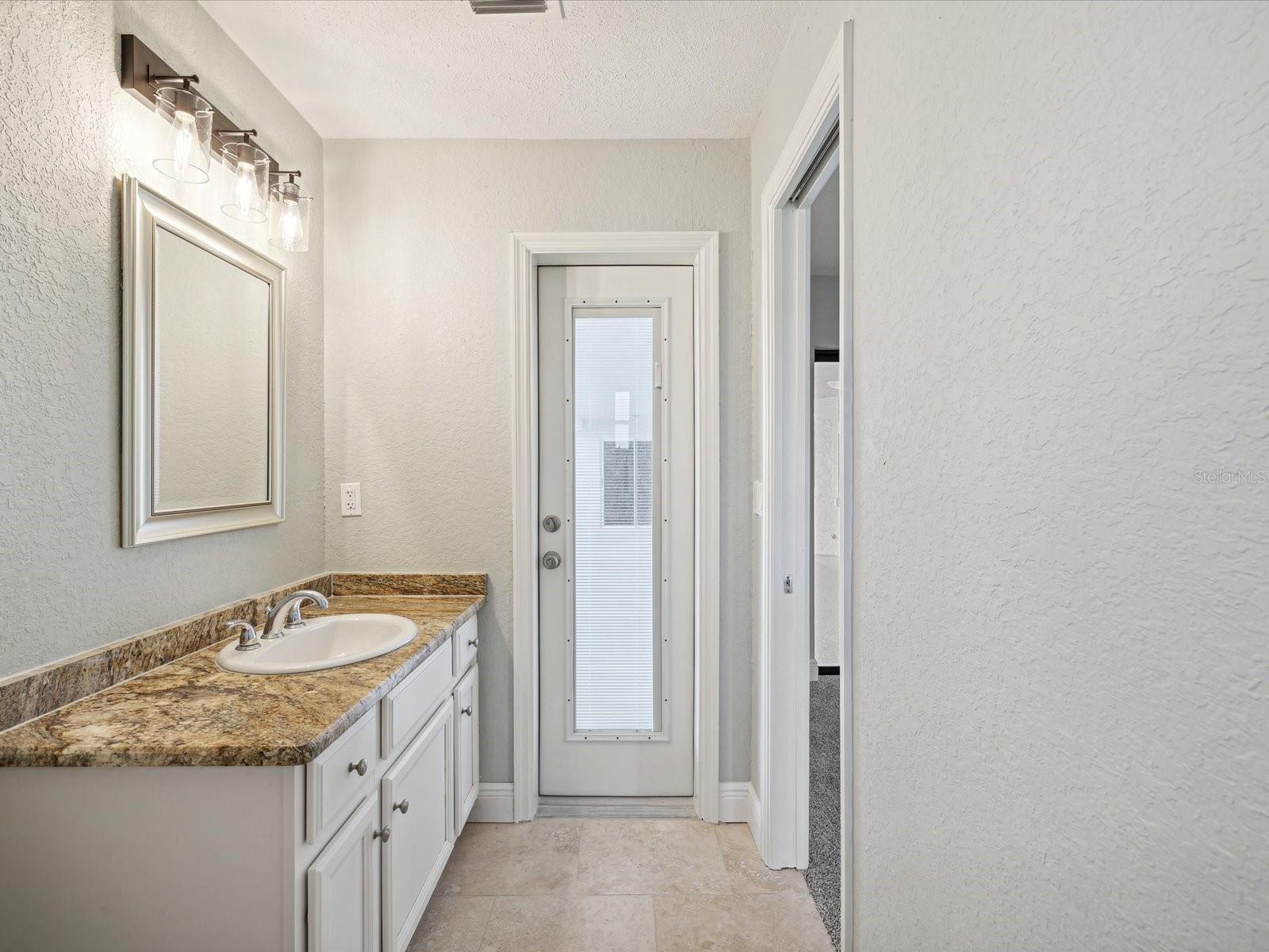 FLOR A MAR - Residential