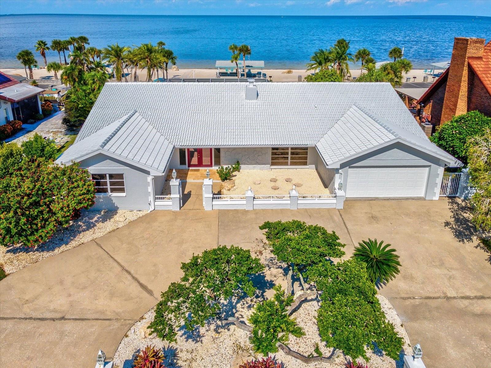 FLOR A MAR - Residential