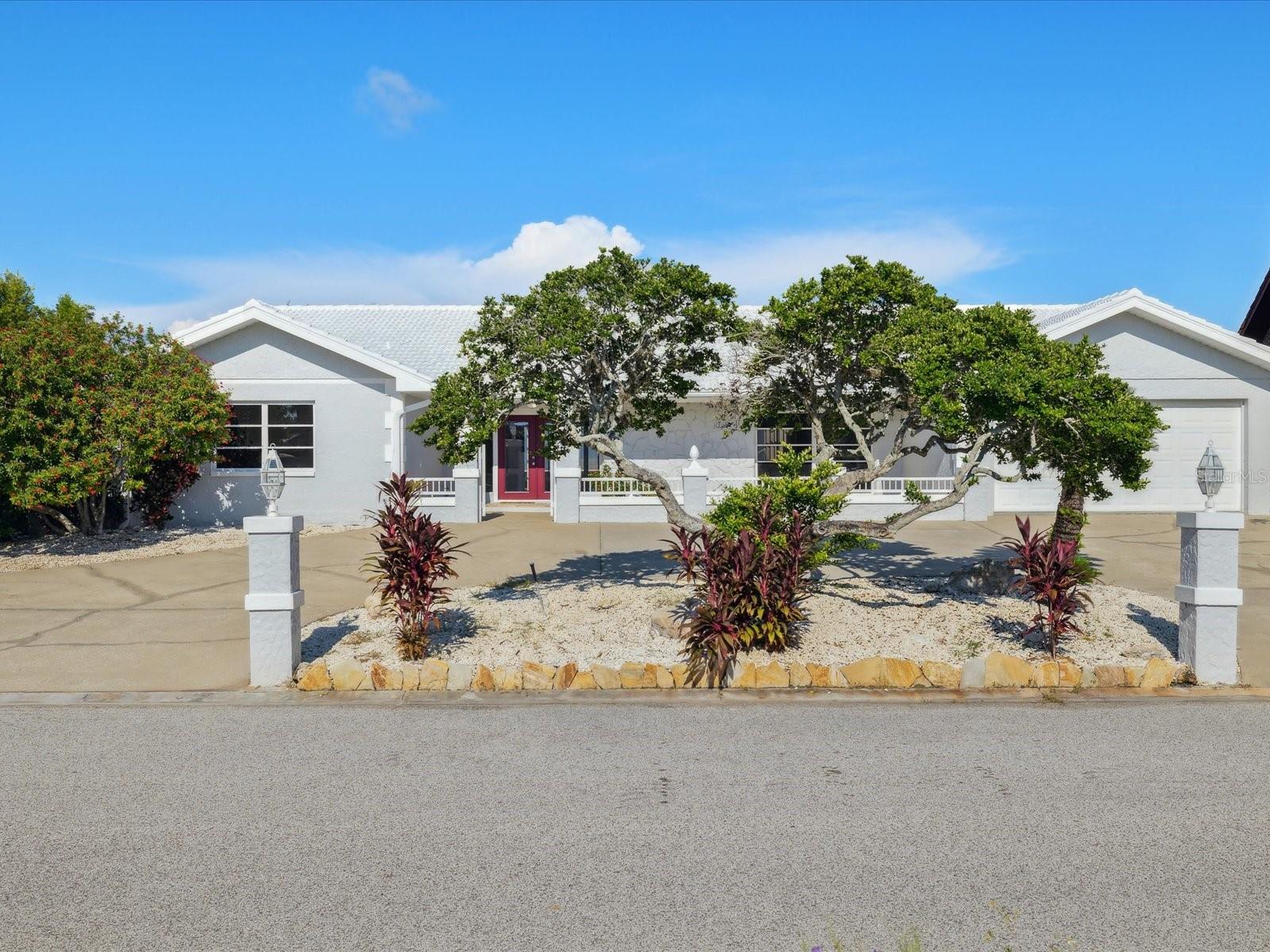 FLOR A MAR - Residential