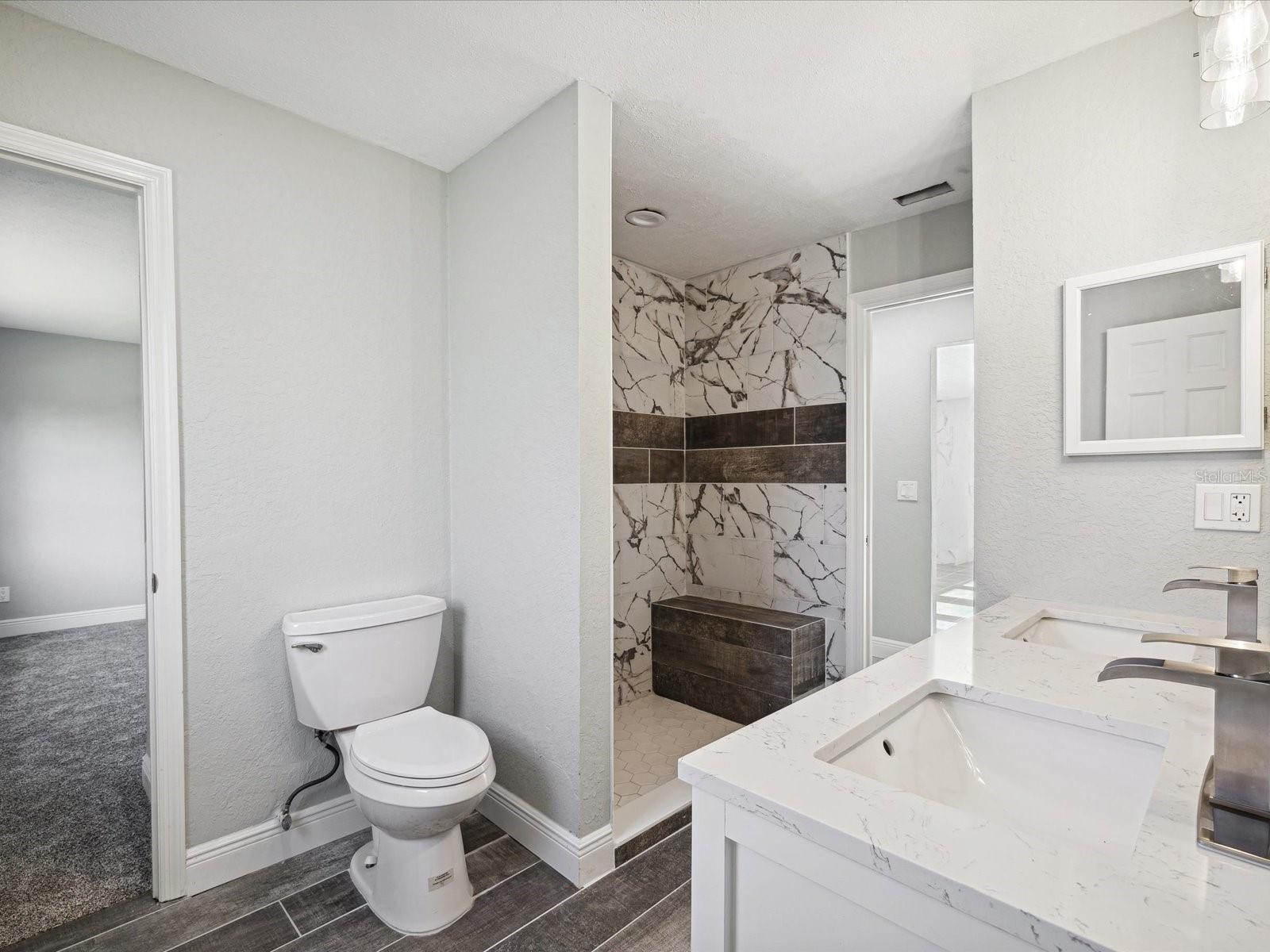 FLOR A MAR - Residential