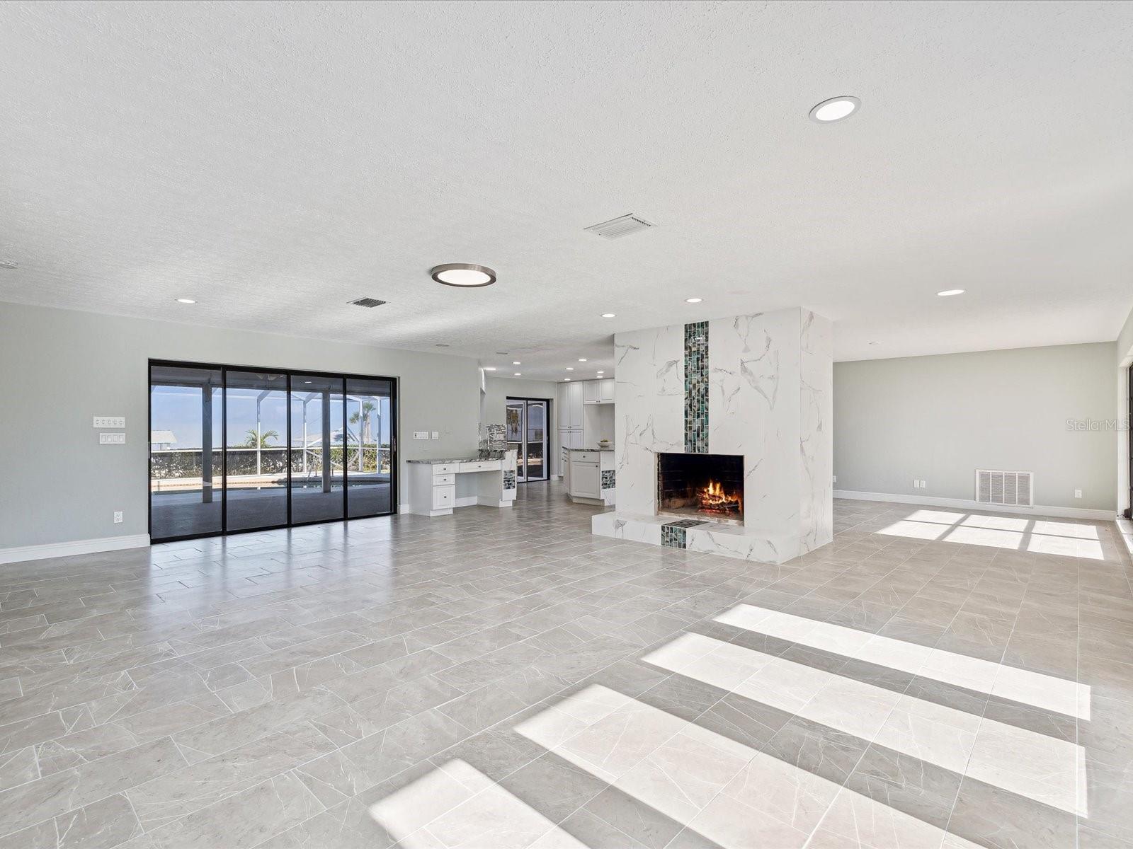 FLOR A MAR - Residential