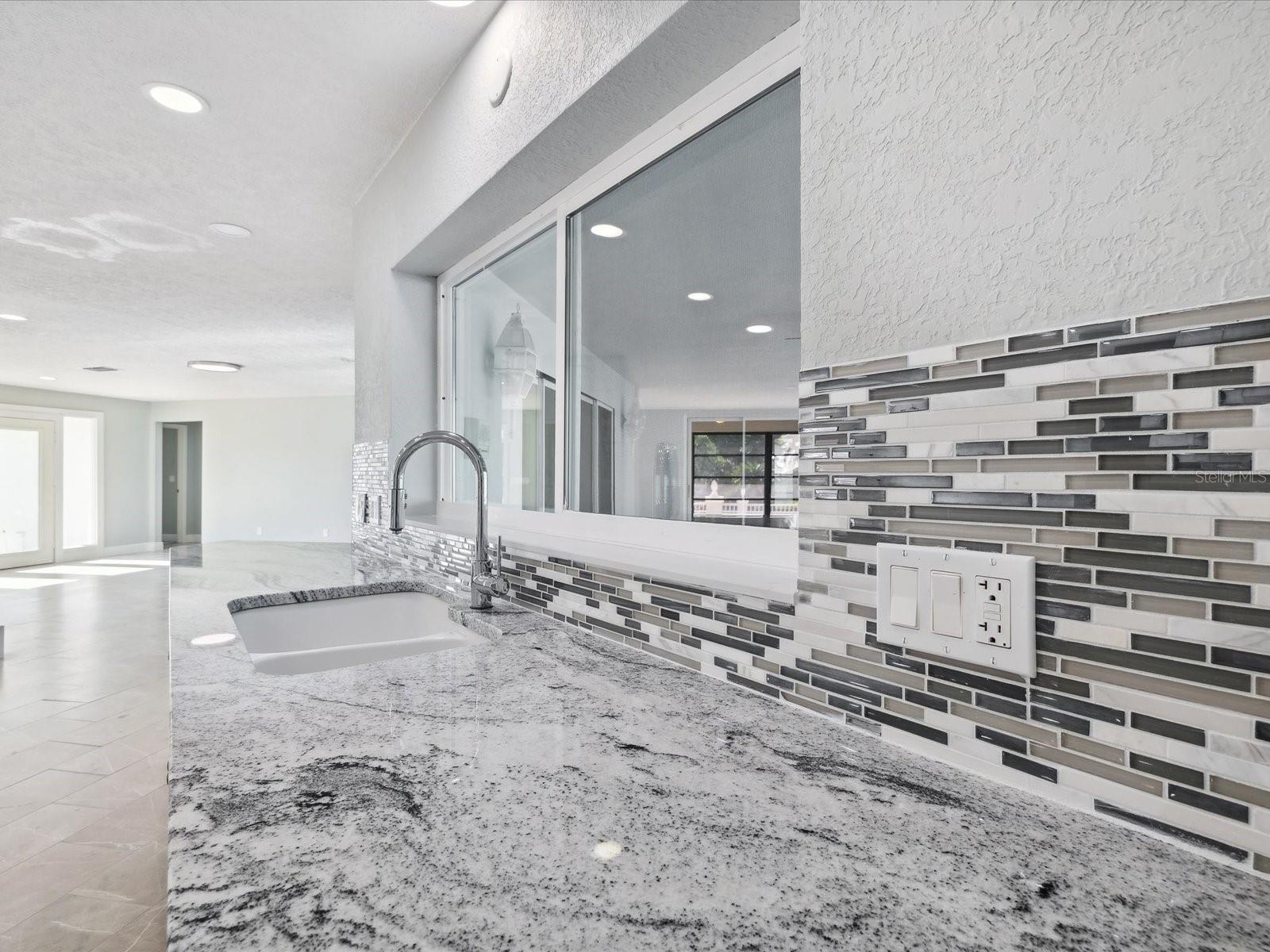 FLOR A MAR - Residential