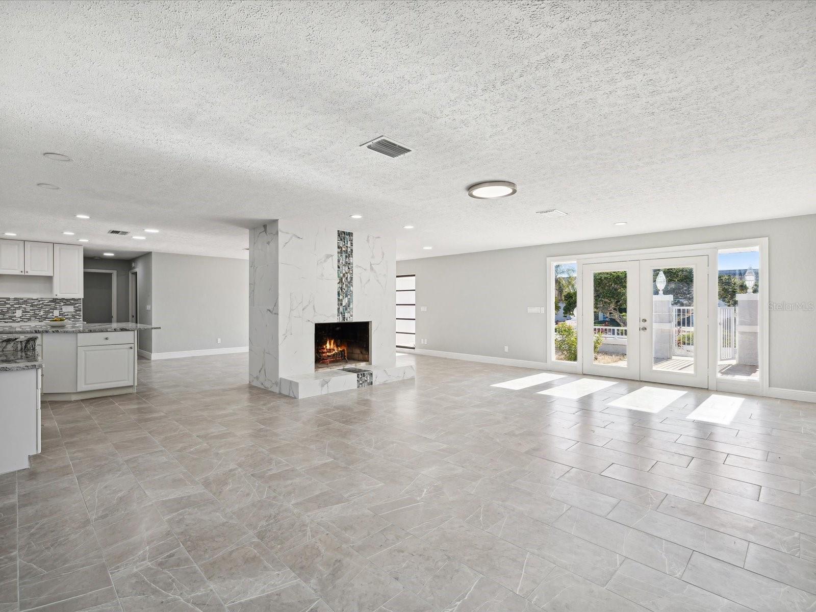 FLOR A MAR - Residential