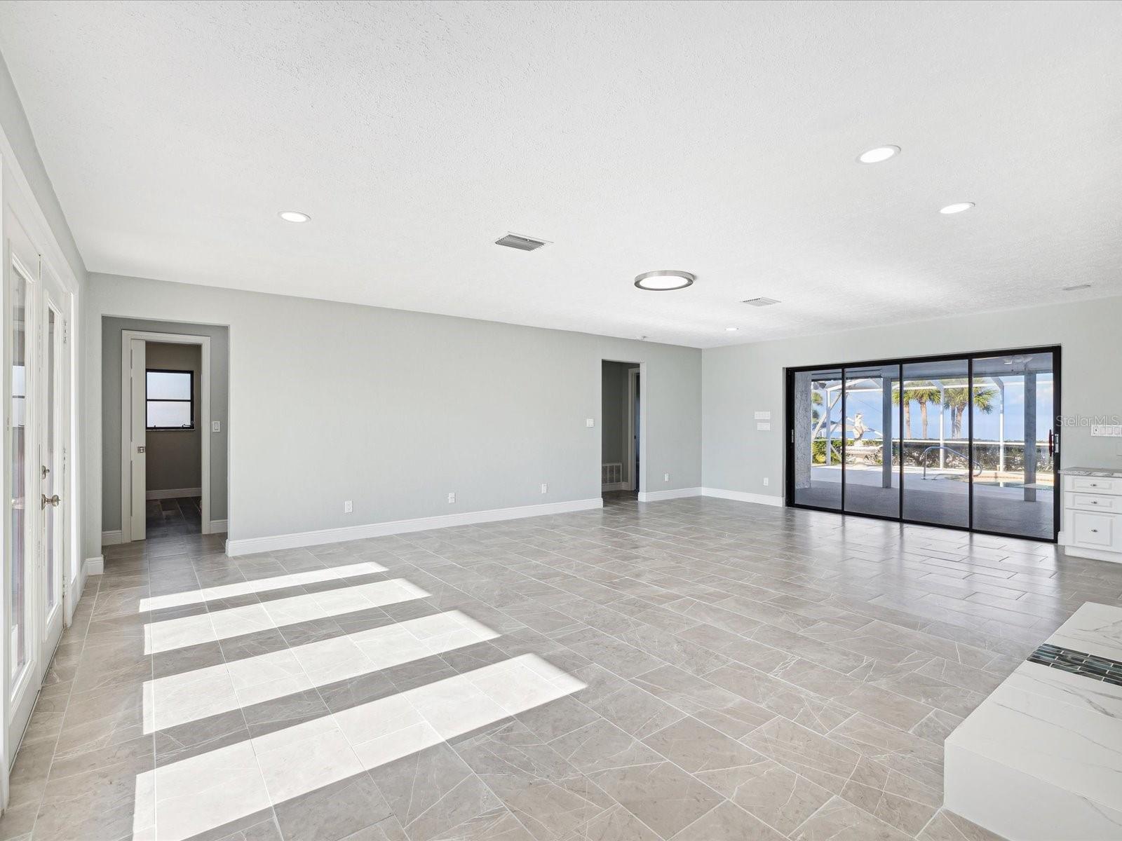 FLOR A MAR - Residential