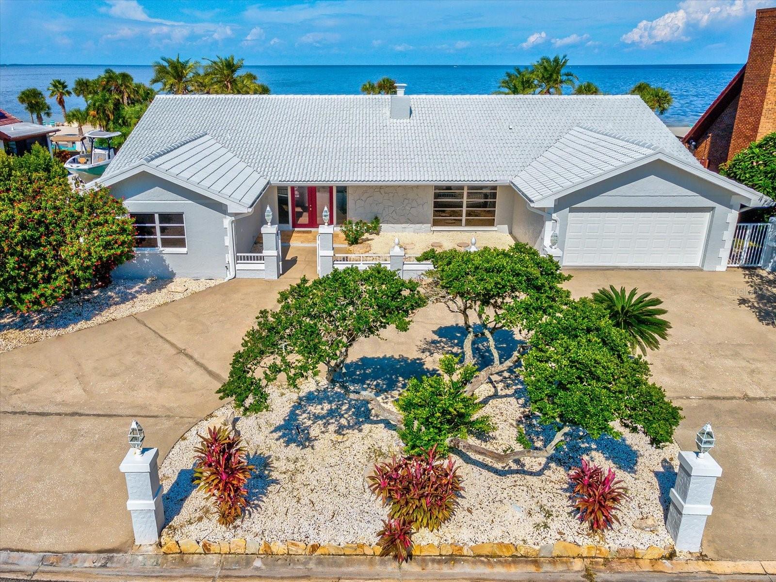 FLOR A MAR - Residential