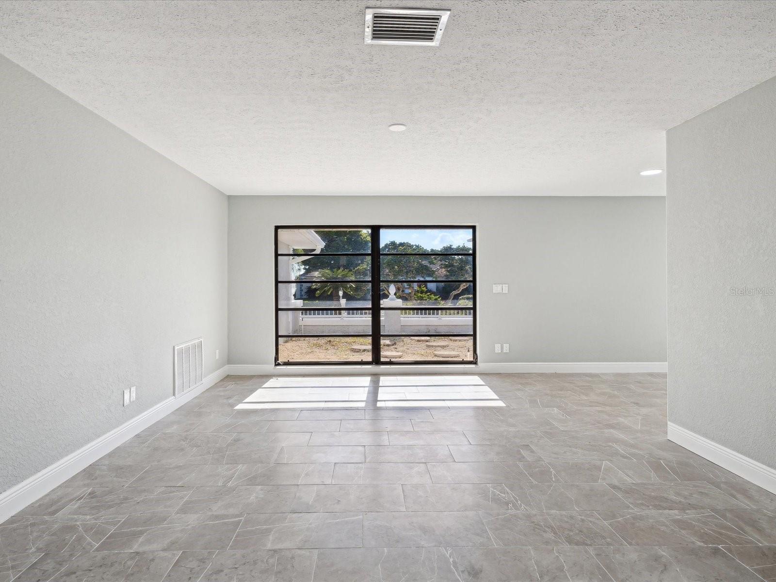 FLOR A MAR - Residential