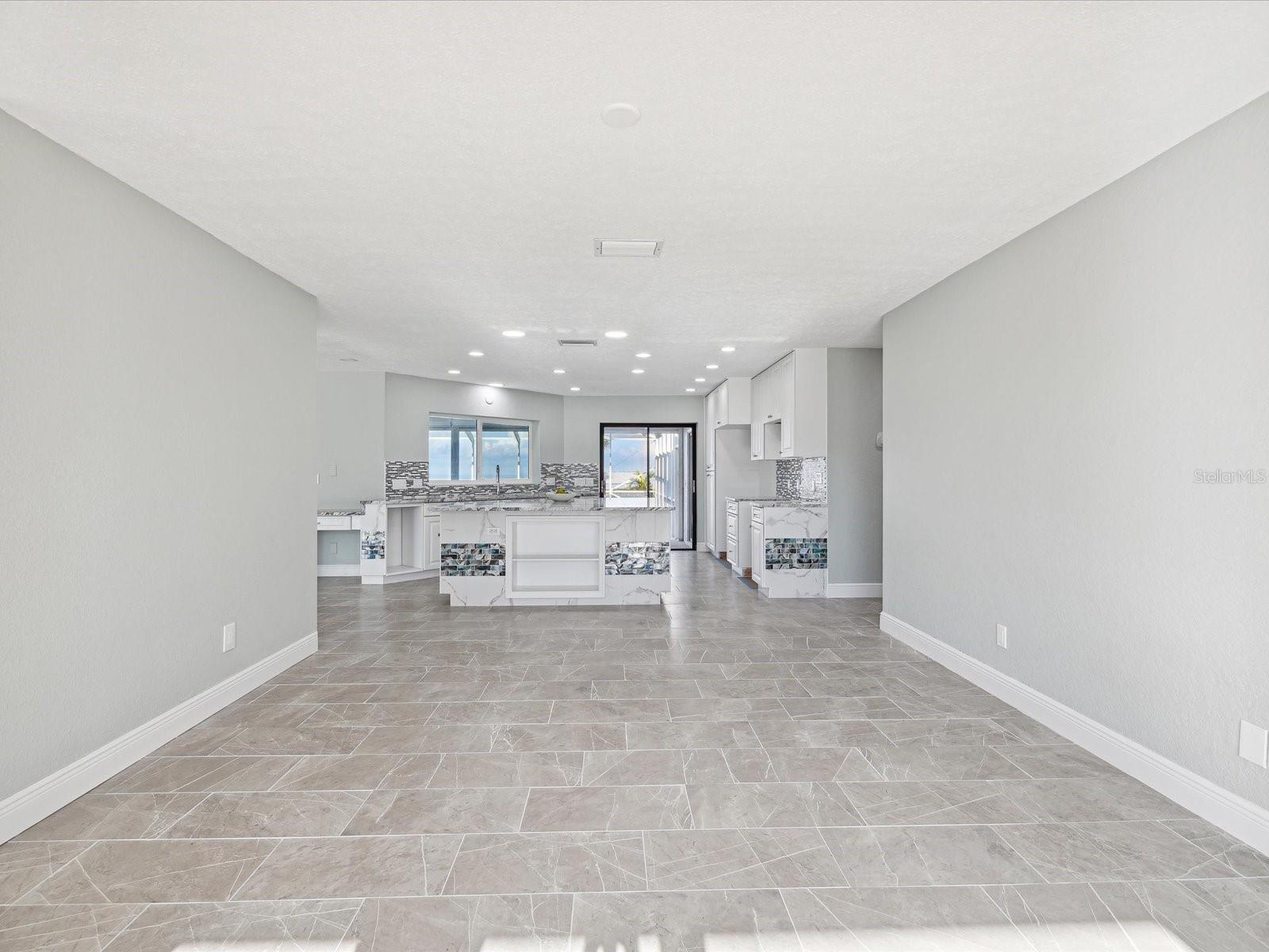 FLOR A MAR - Residential