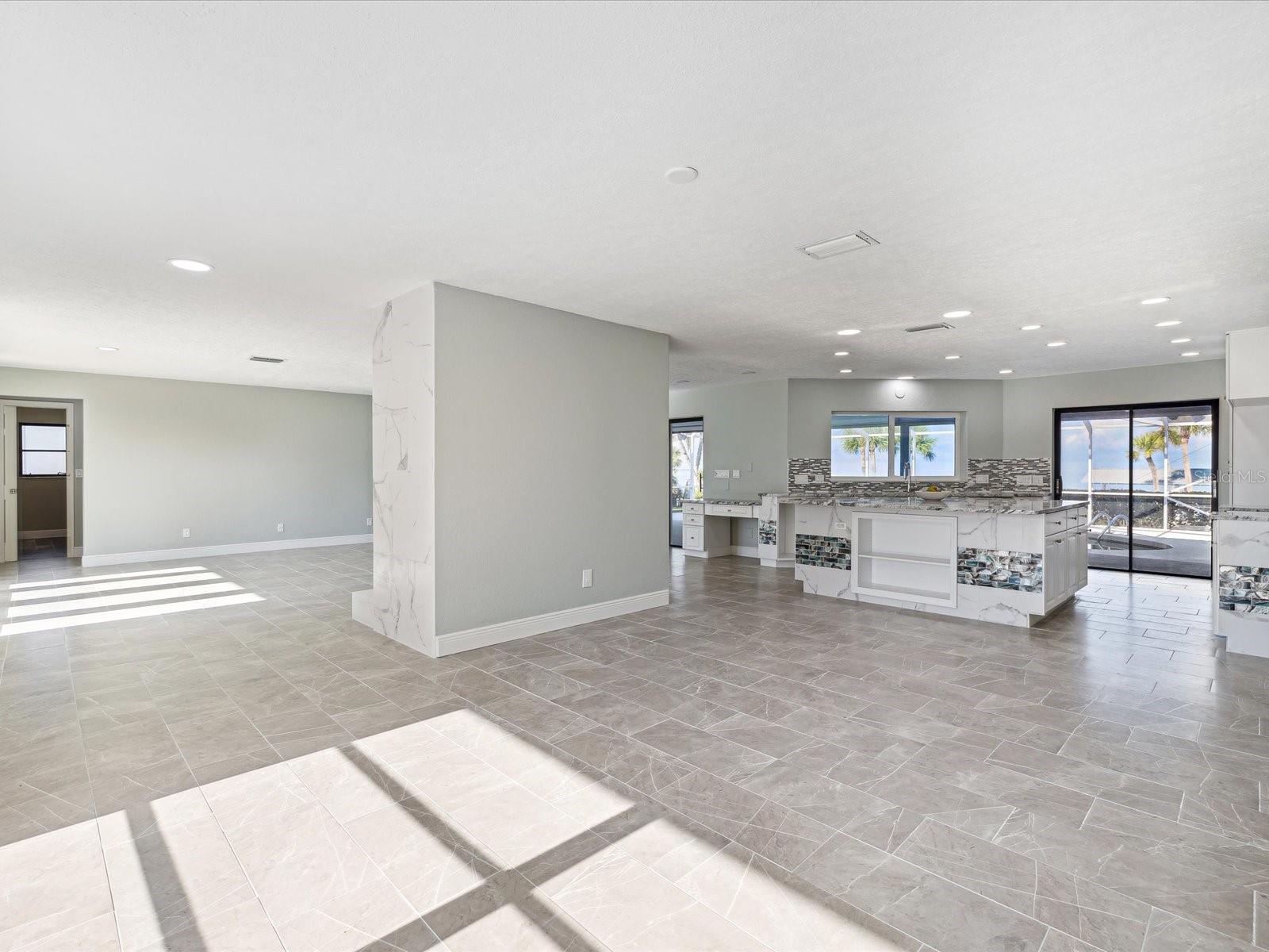 FLOR A MAR - Residential