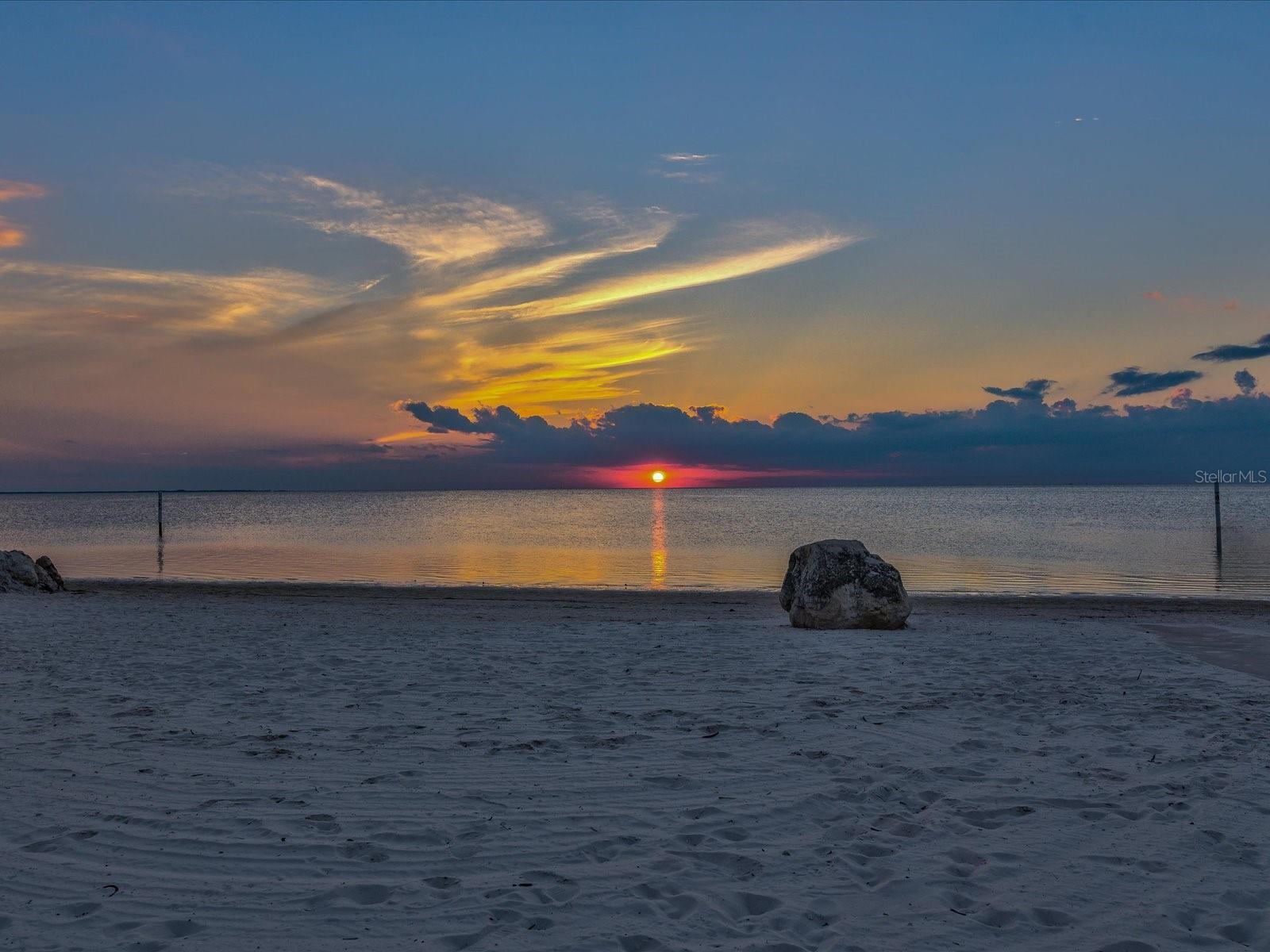 FLOR A MAR - Residential