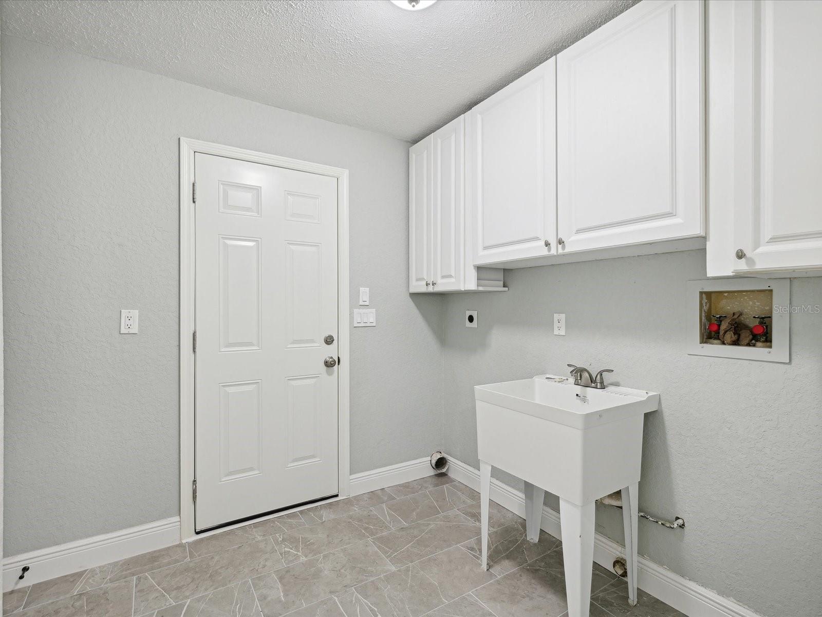 FLOR A MAR - Residential