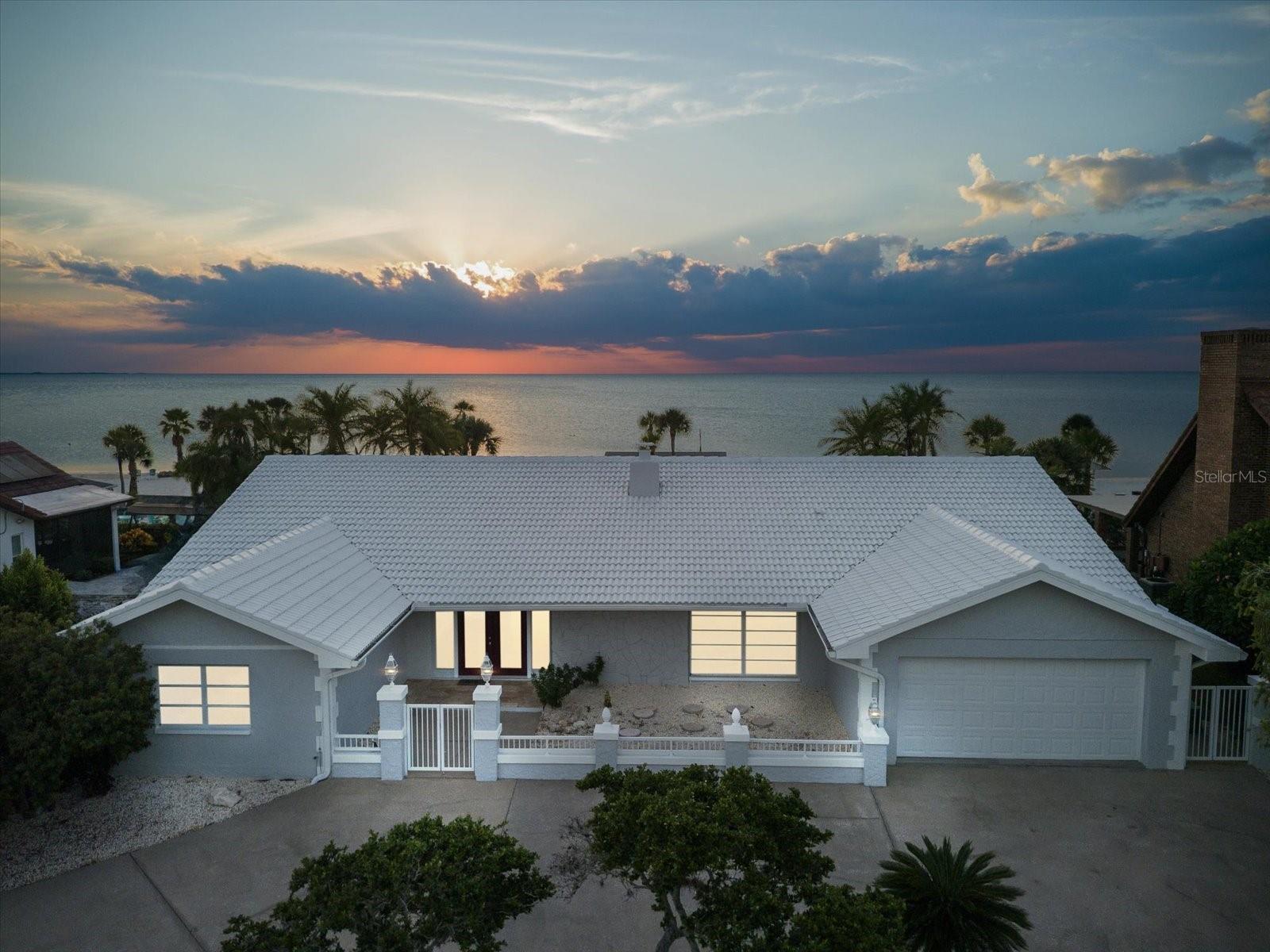 FLOR A MAR - Residential