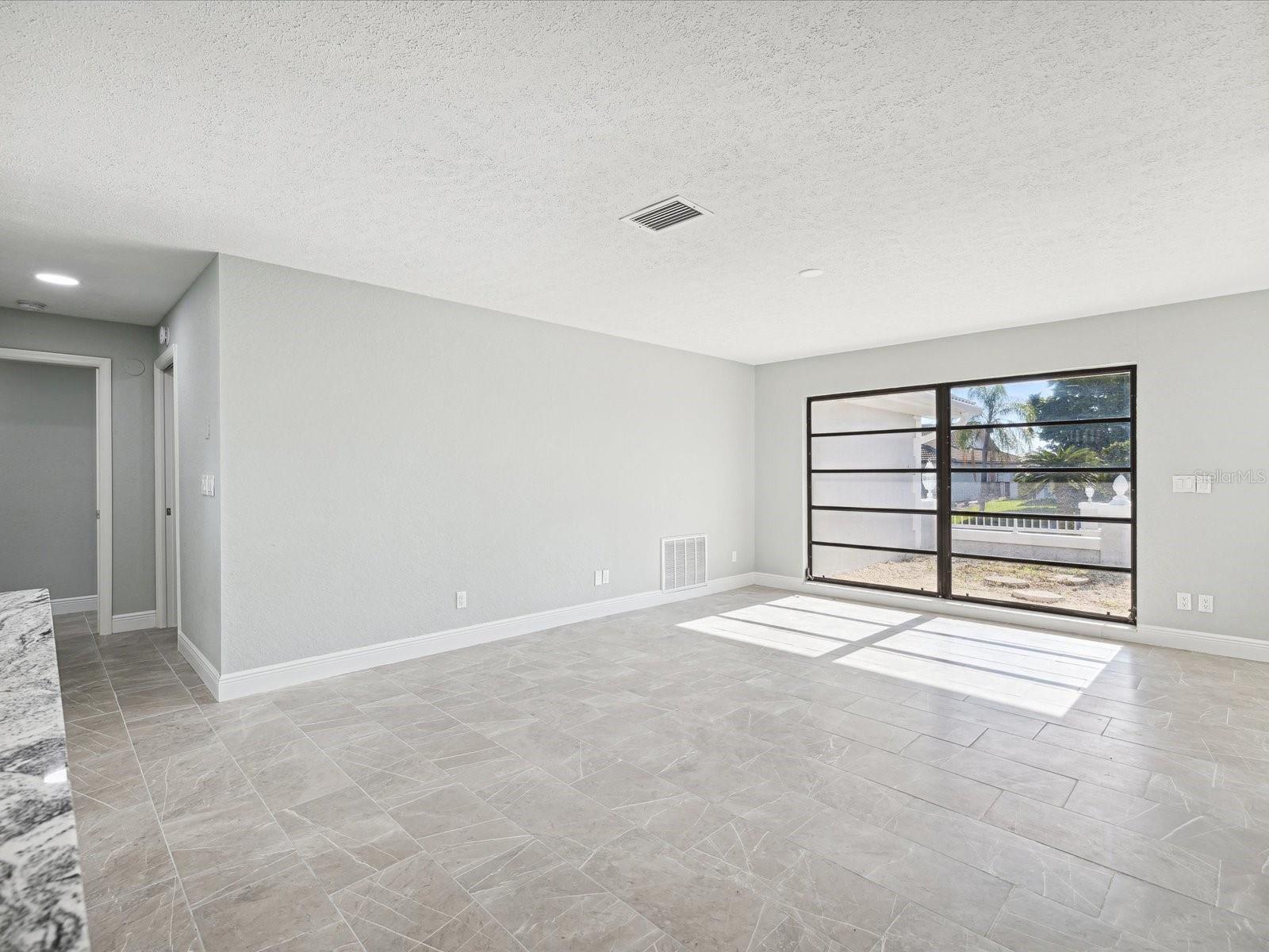 FLOR A MAR - Residential