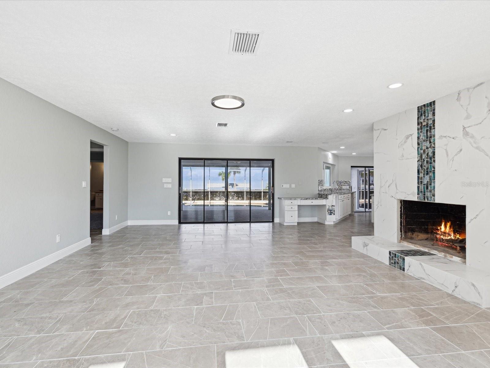 FLOR A MAR - Residential