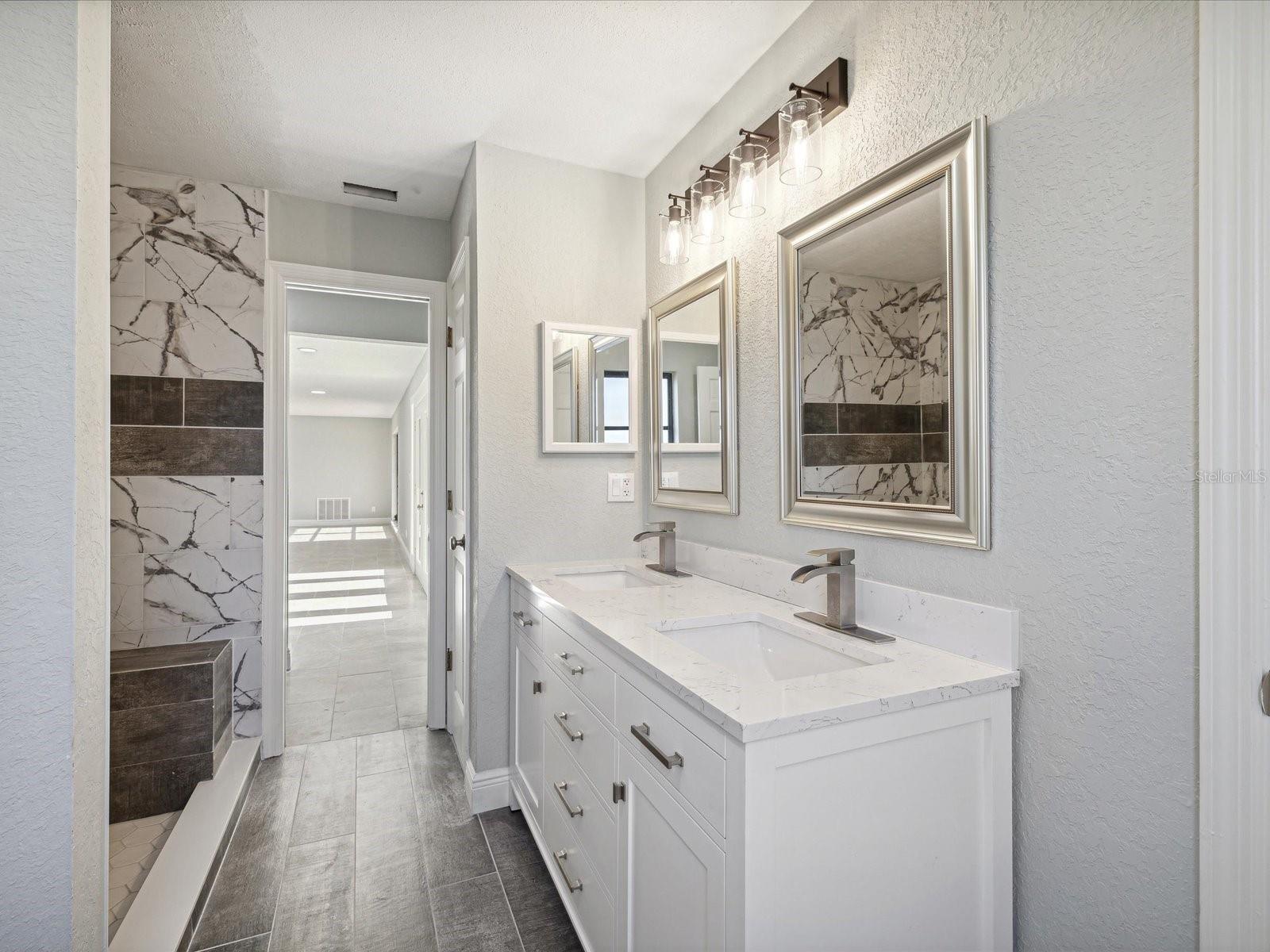 FLOR A MAR - Residential