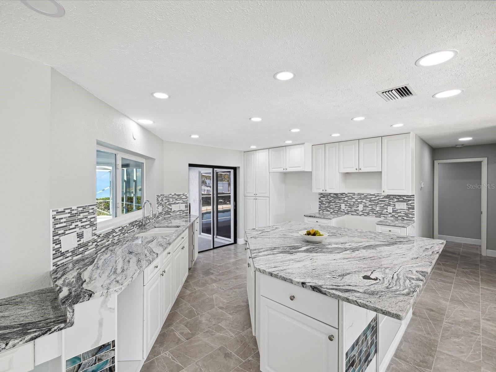 FLOR A MAR - Residential