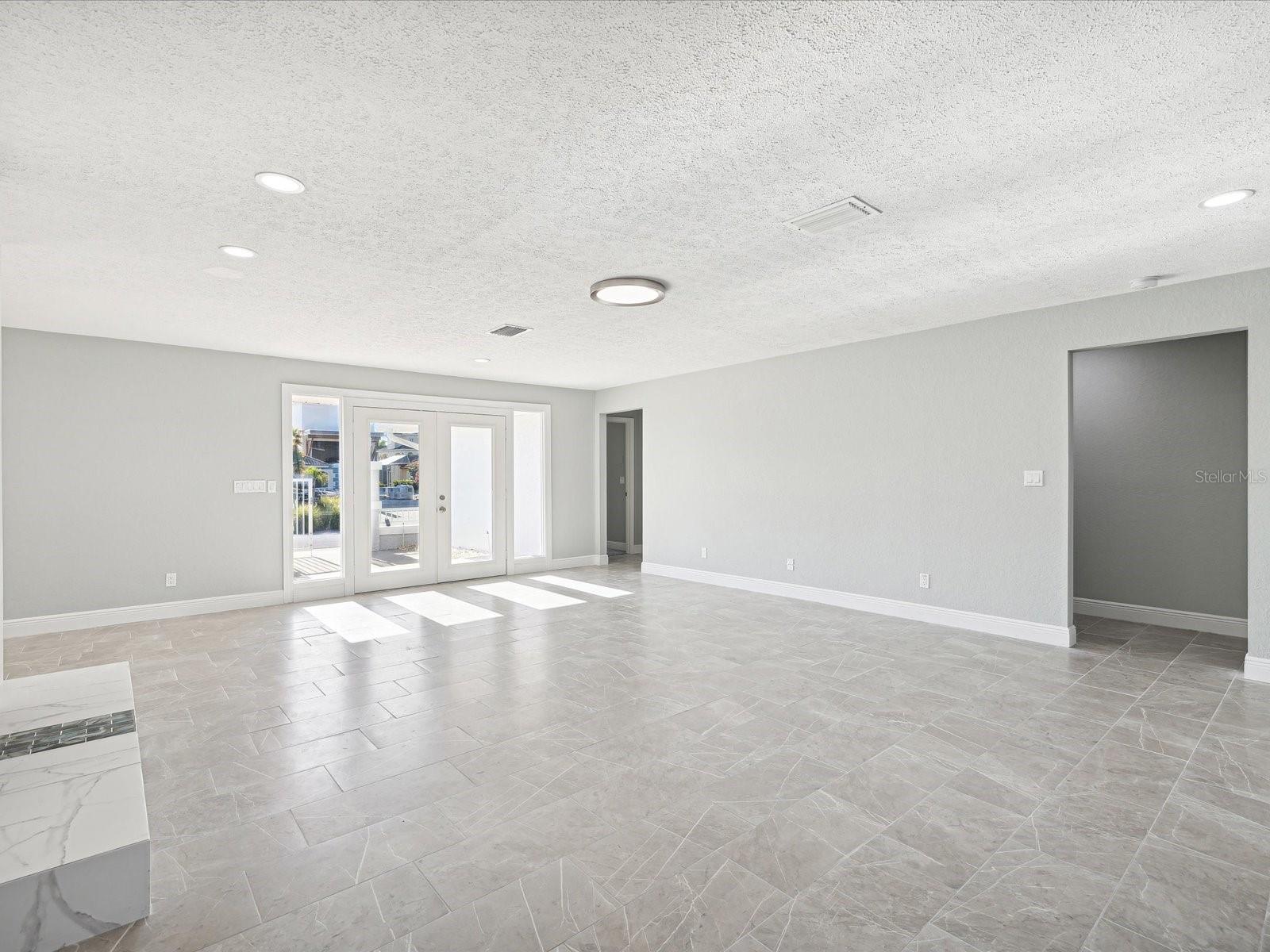 FLOR A MAR - Residential