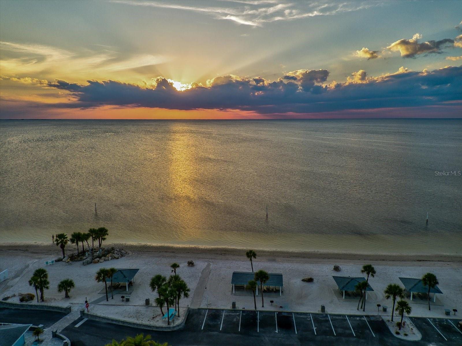 FLOR A MAR - Residential