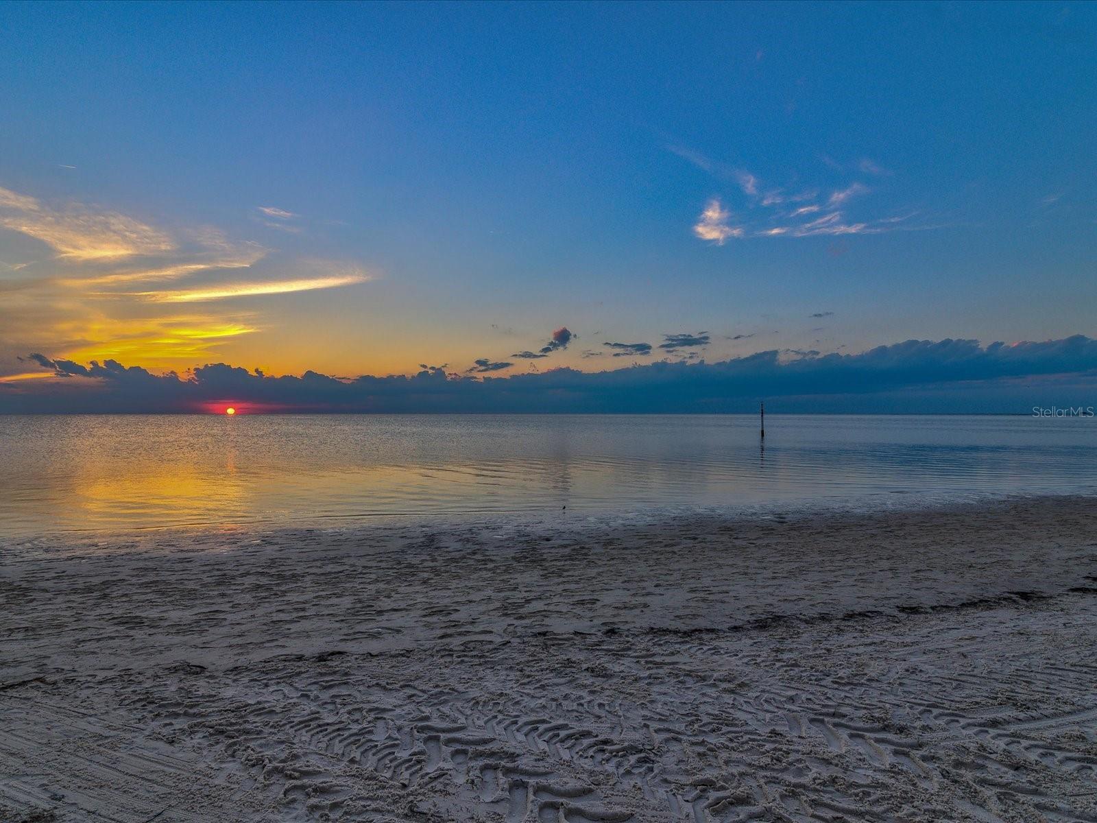 FLOR A MAR - Residential