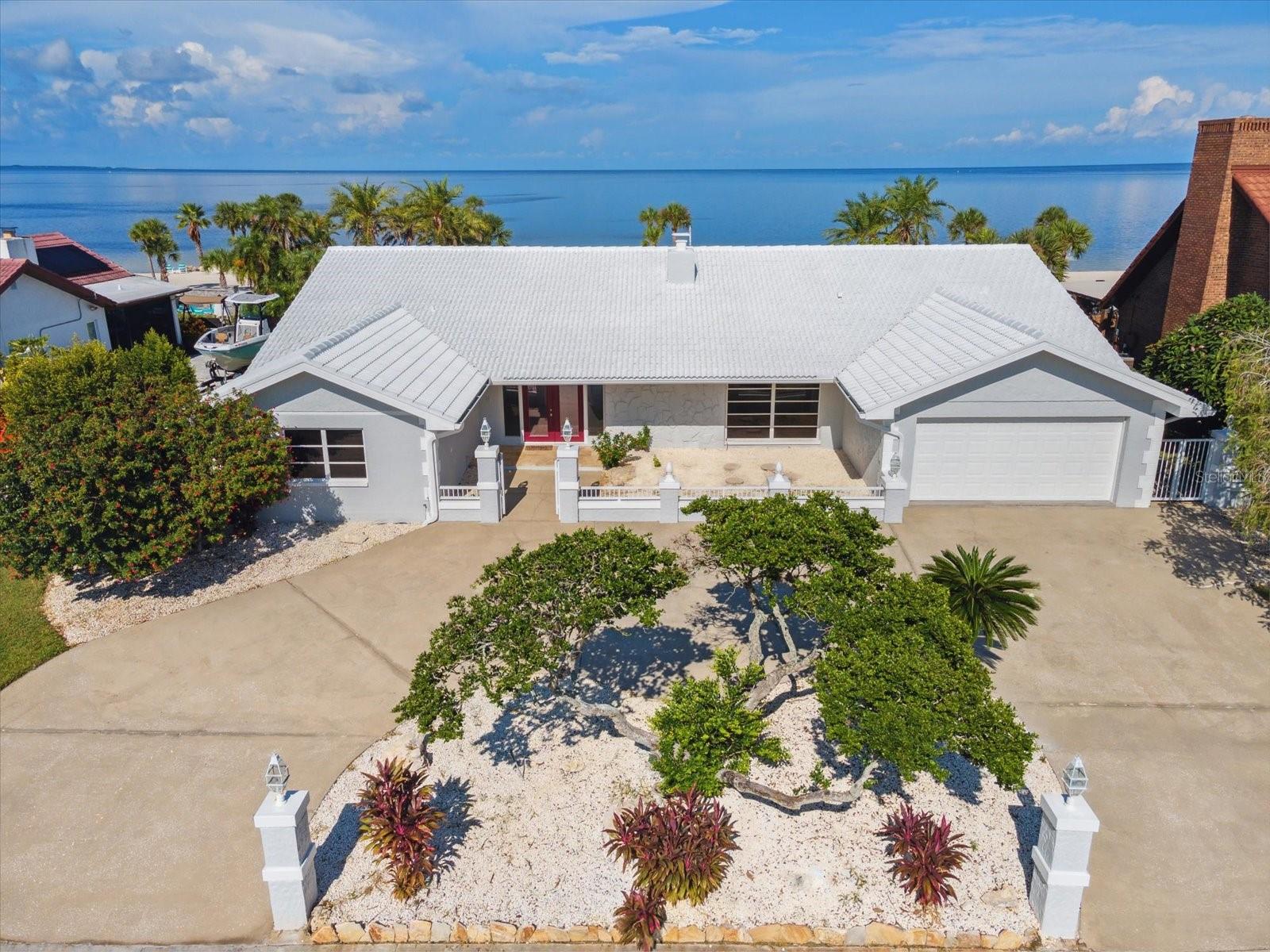 FLOR A MAR - Residential