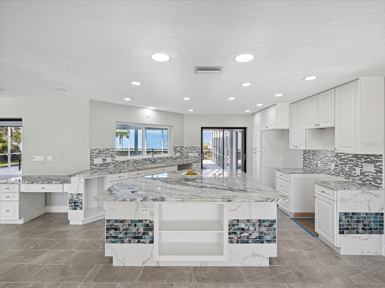 FLOR A MAR - Residential