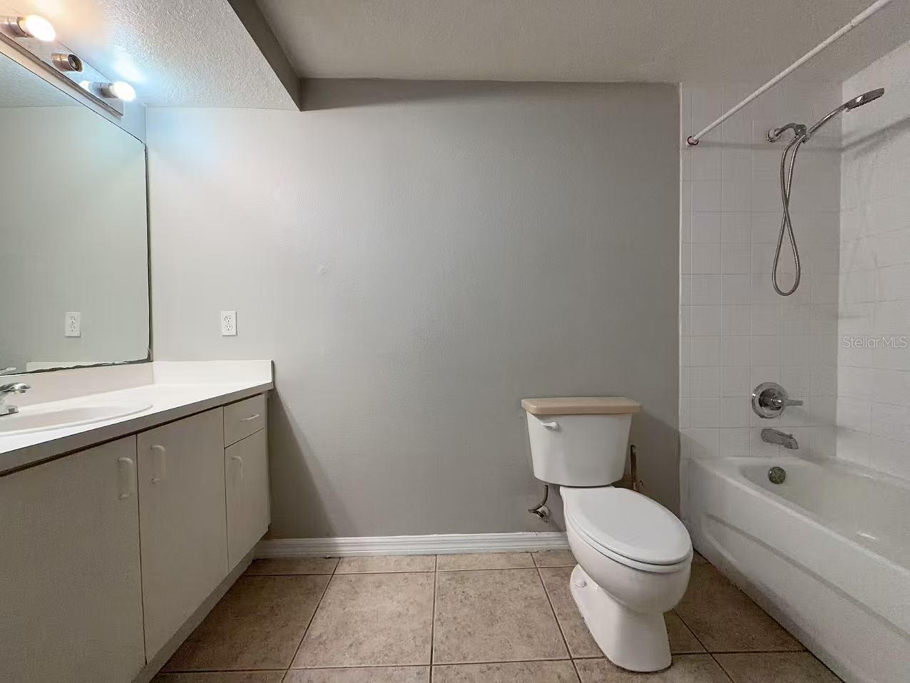 VILLA DEL SOL/MDW WOODS CONDO - Residential