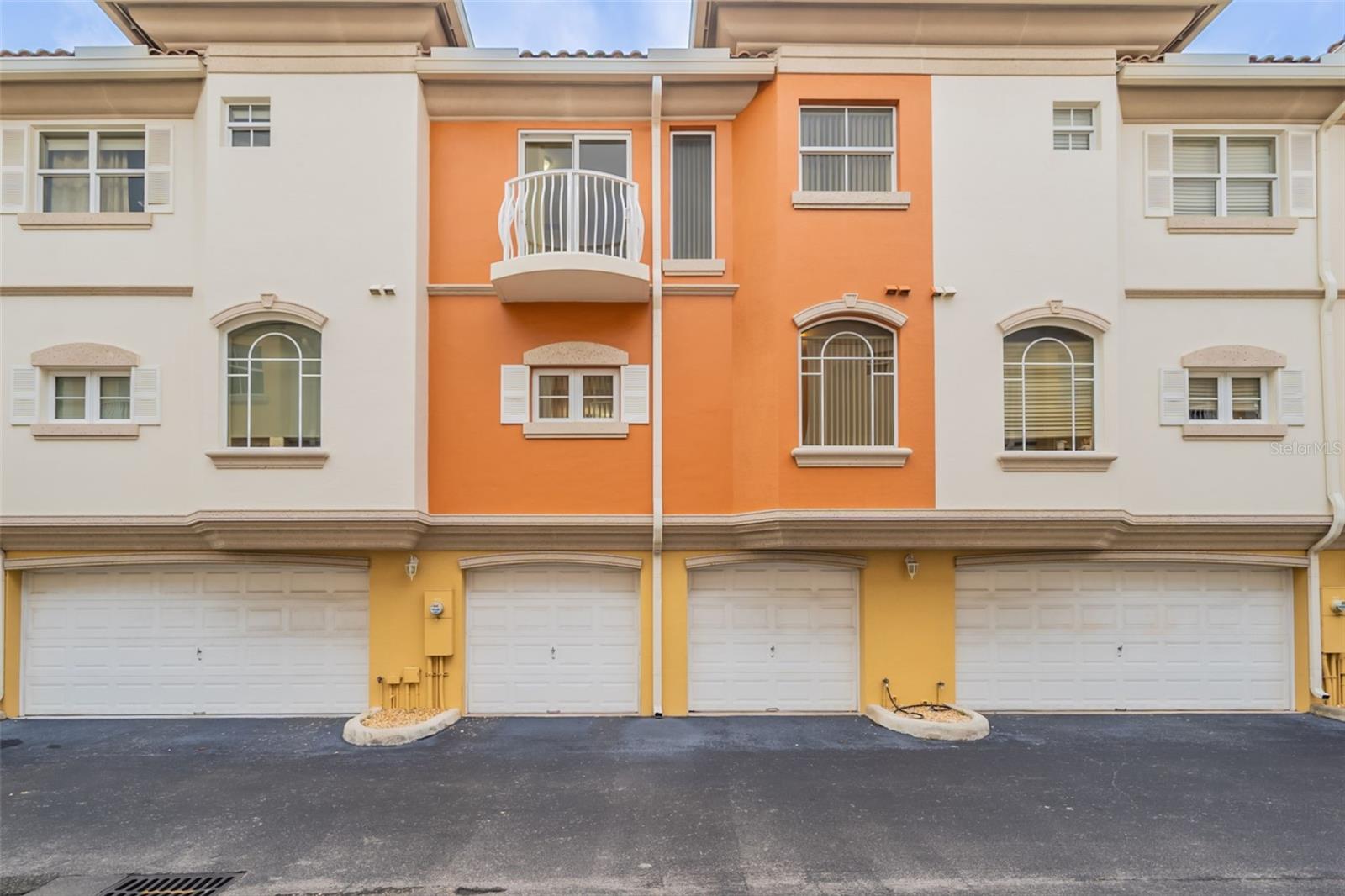 MERCO AVENTURA - Residential