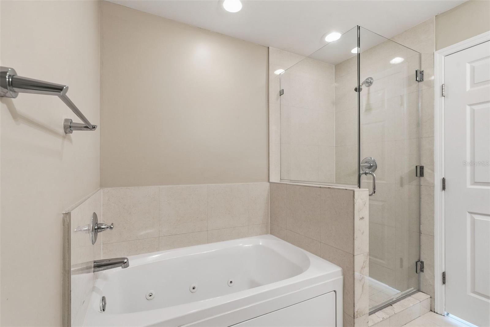 MERCO AVENTURA - Residential