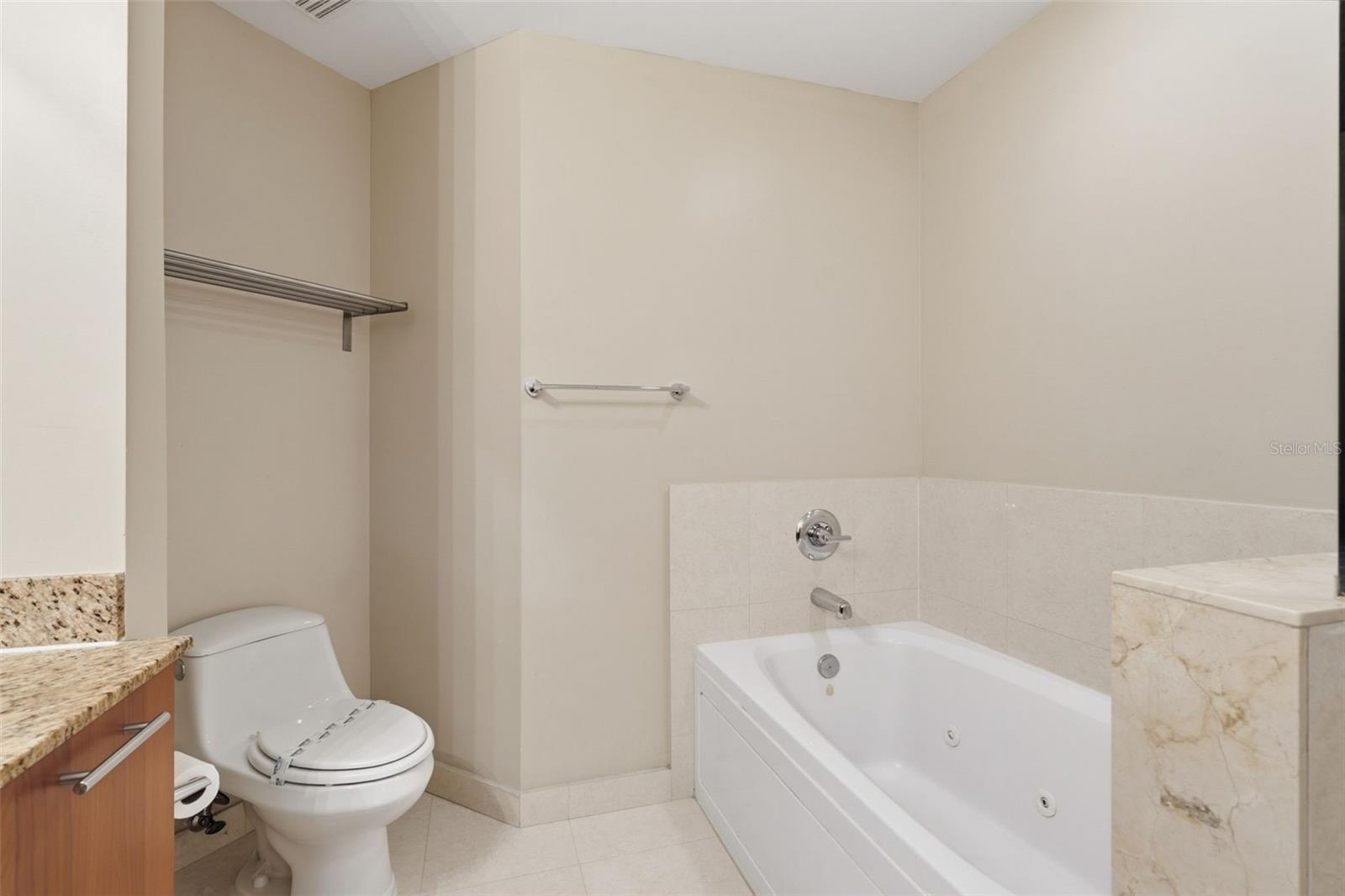 MERCO AVENTURA - Residential