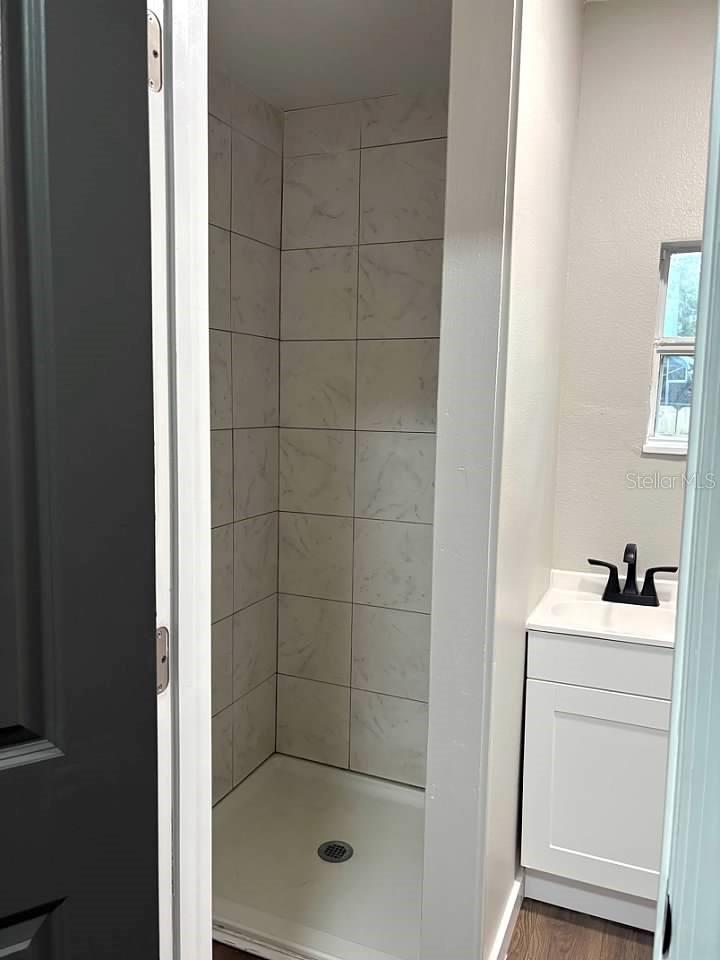 LEESBURG HANSONS ADD 01 - Residential Lease