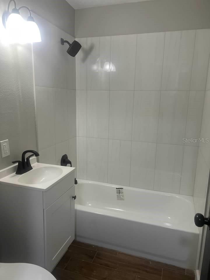 LEESBURG HANSONS ADD 01 - Residential Lease