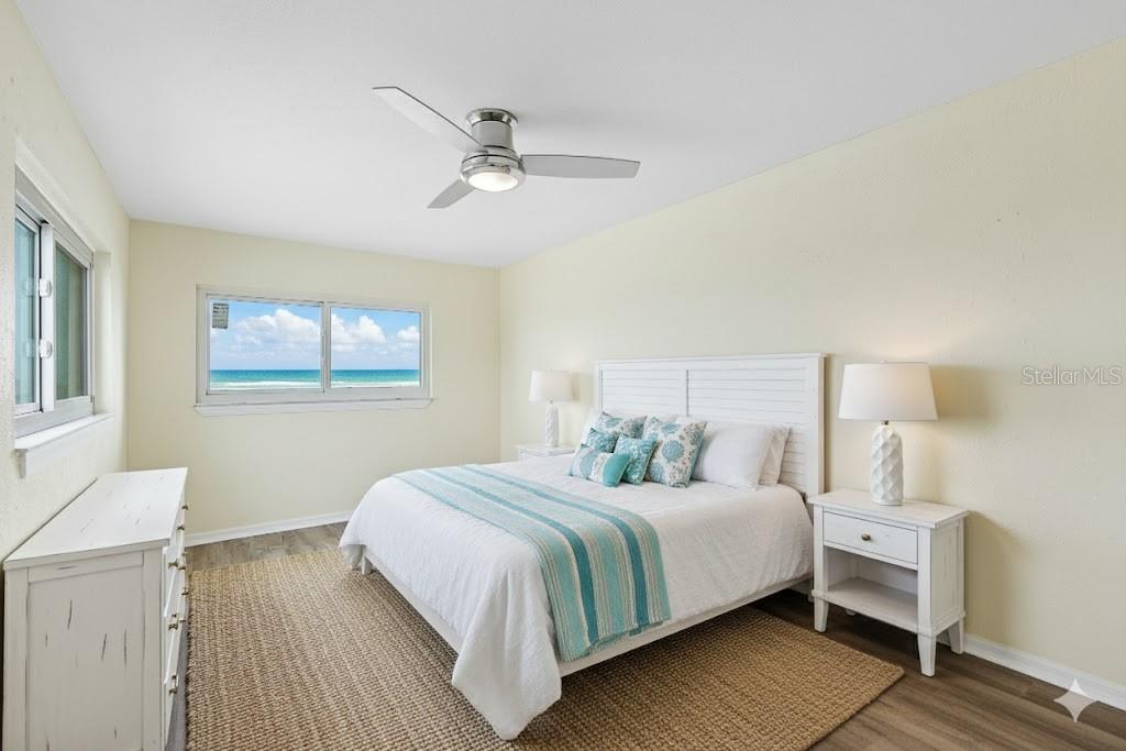 BEACH HOUSE CONDO - Residential