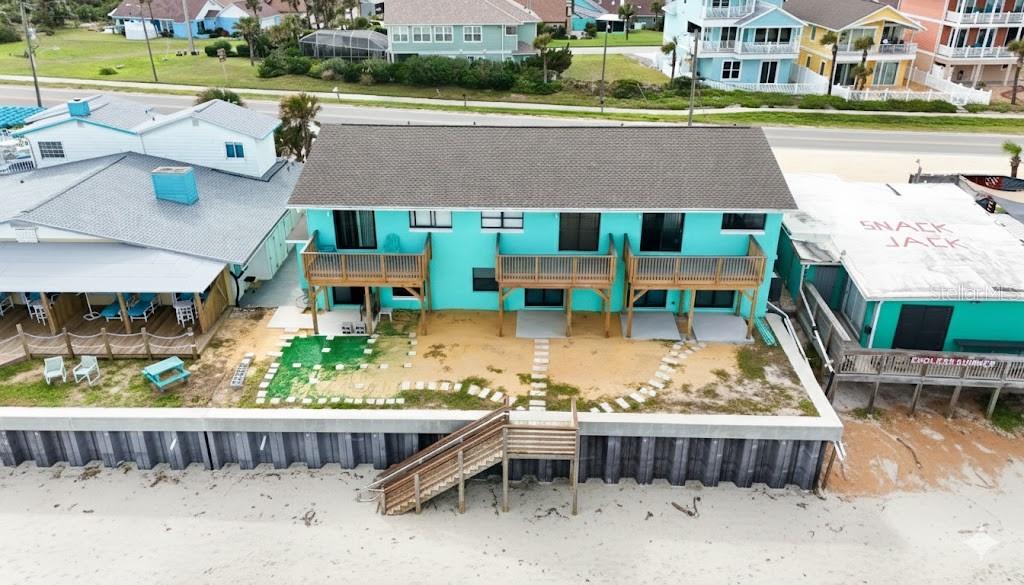 BEACH HOUSE CONDO - Residential