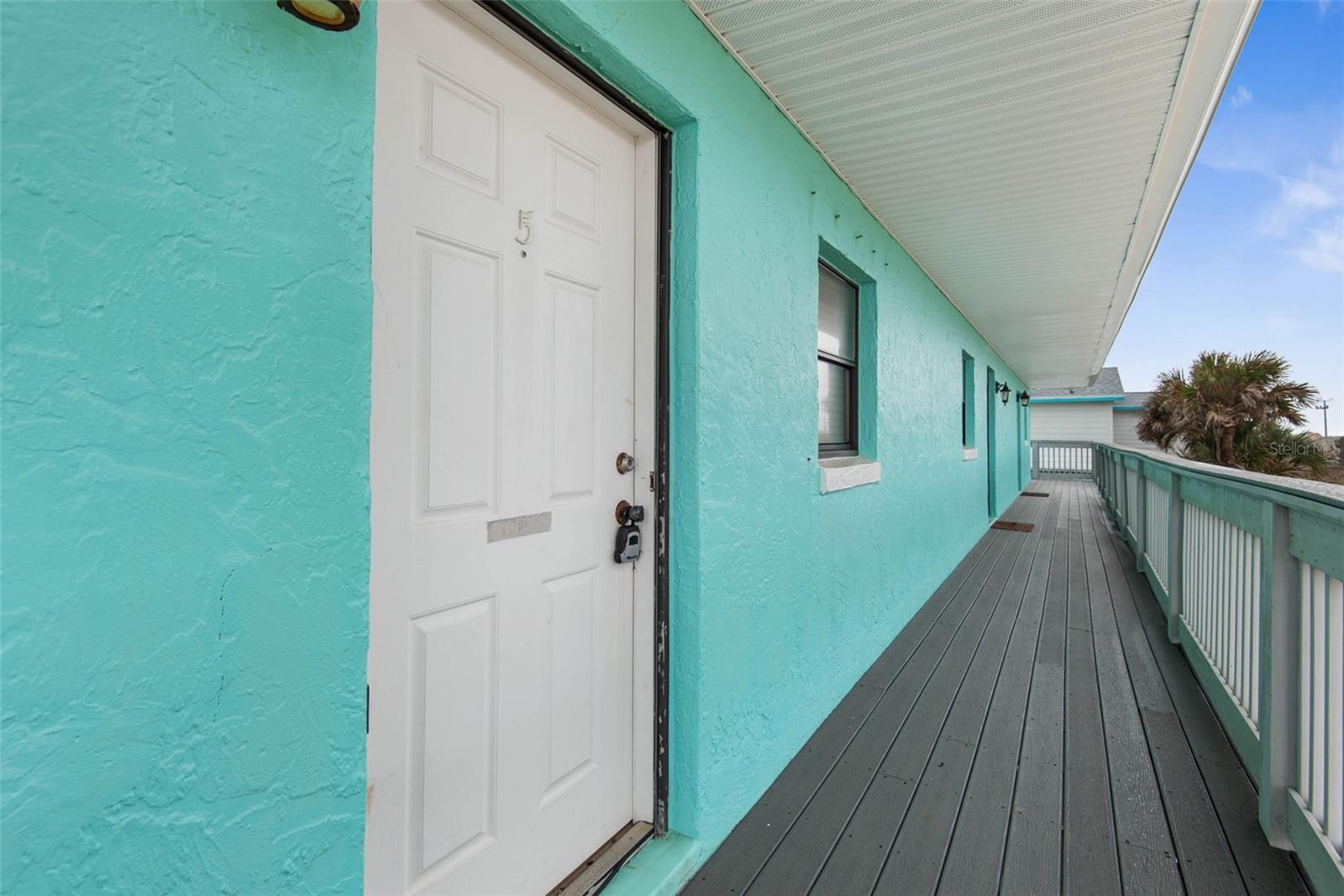 BEACH HOUSE CONDO - Residential