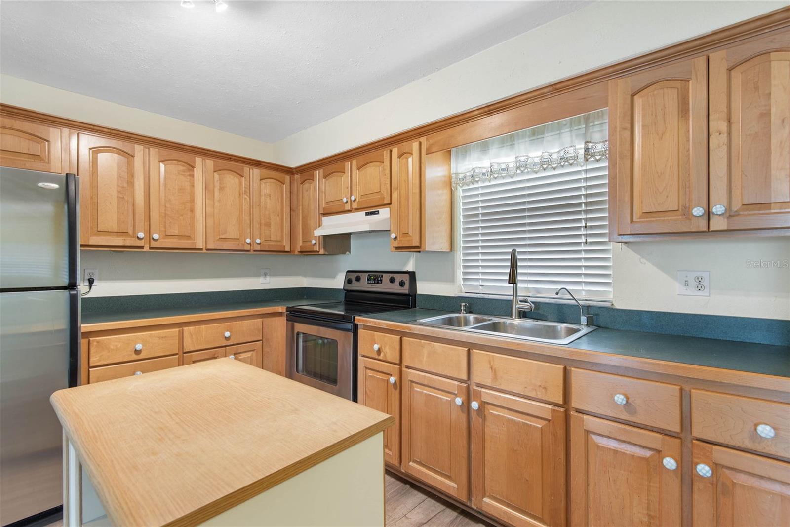 BEACH HOUSE CONDO - Residential