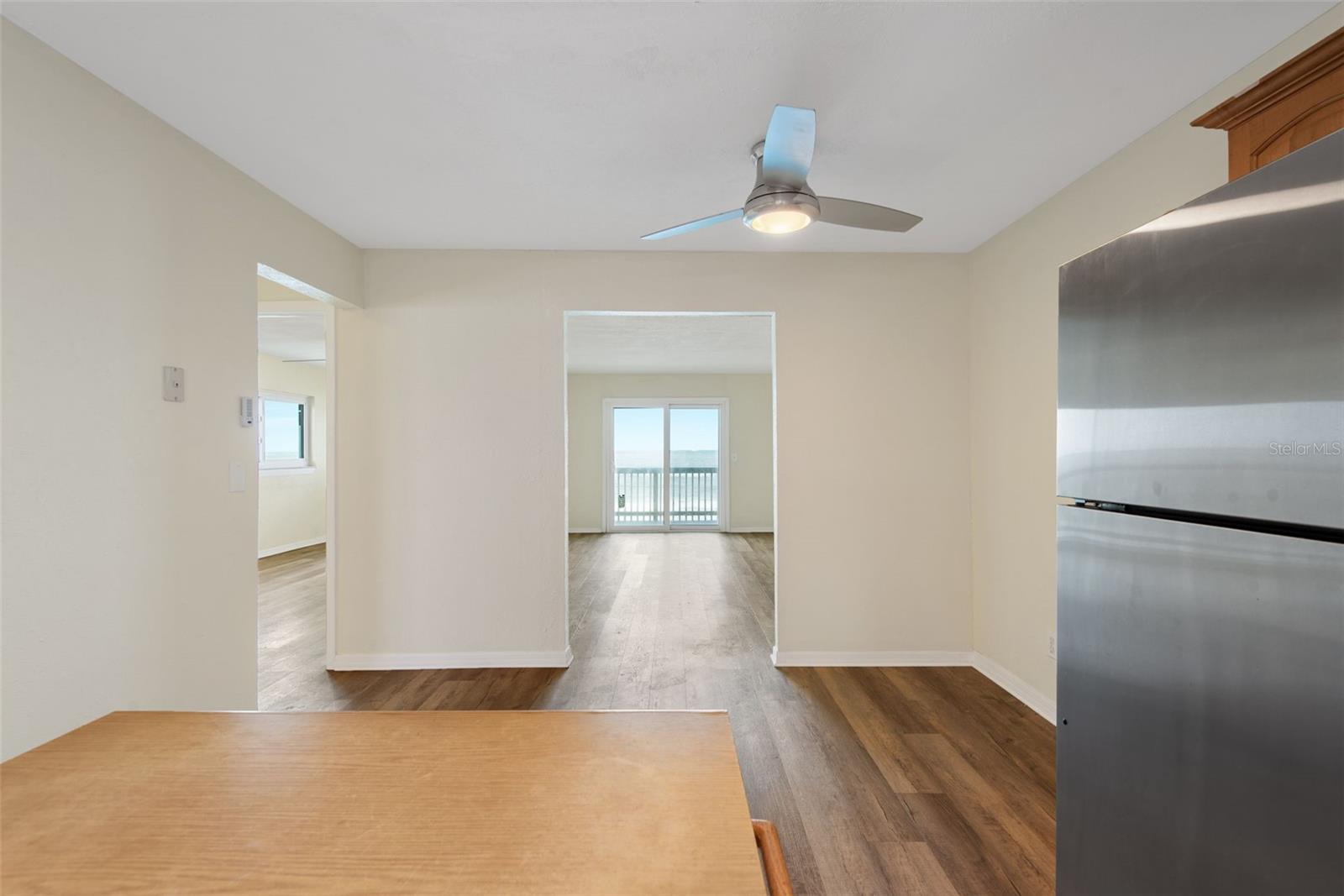 BEACH HOUSE CONDO - Residential