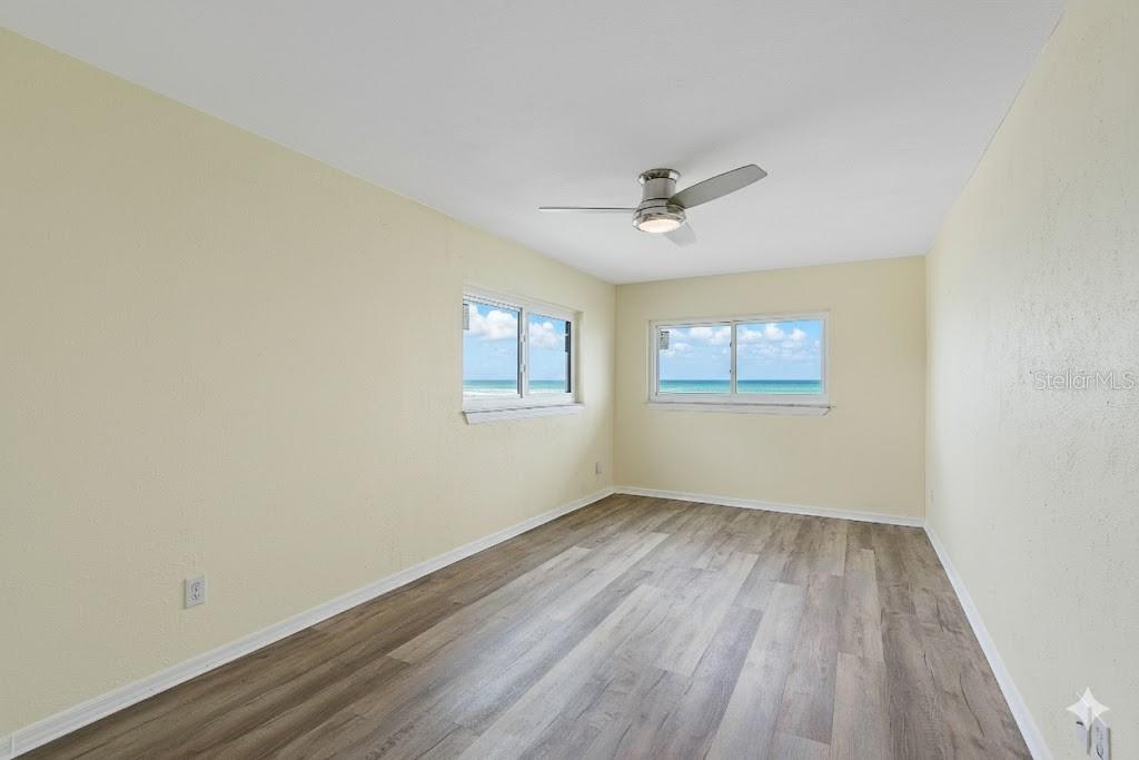 BEACH HOUSE CONDO - Residential